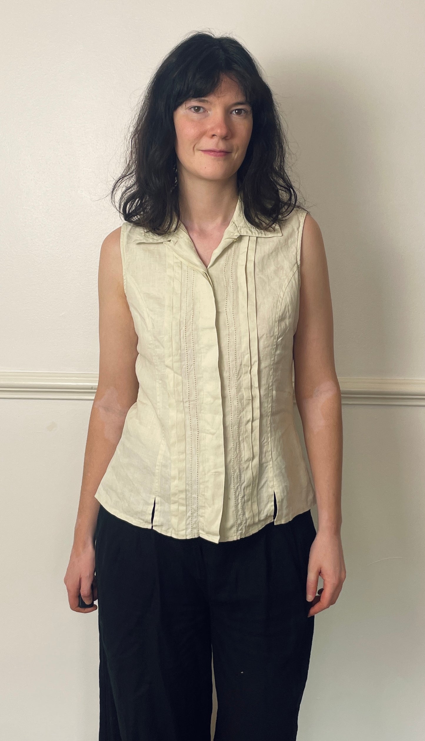 Vintage 90s Beige Pintuck Sleeveless Linen Shirt - Size 10