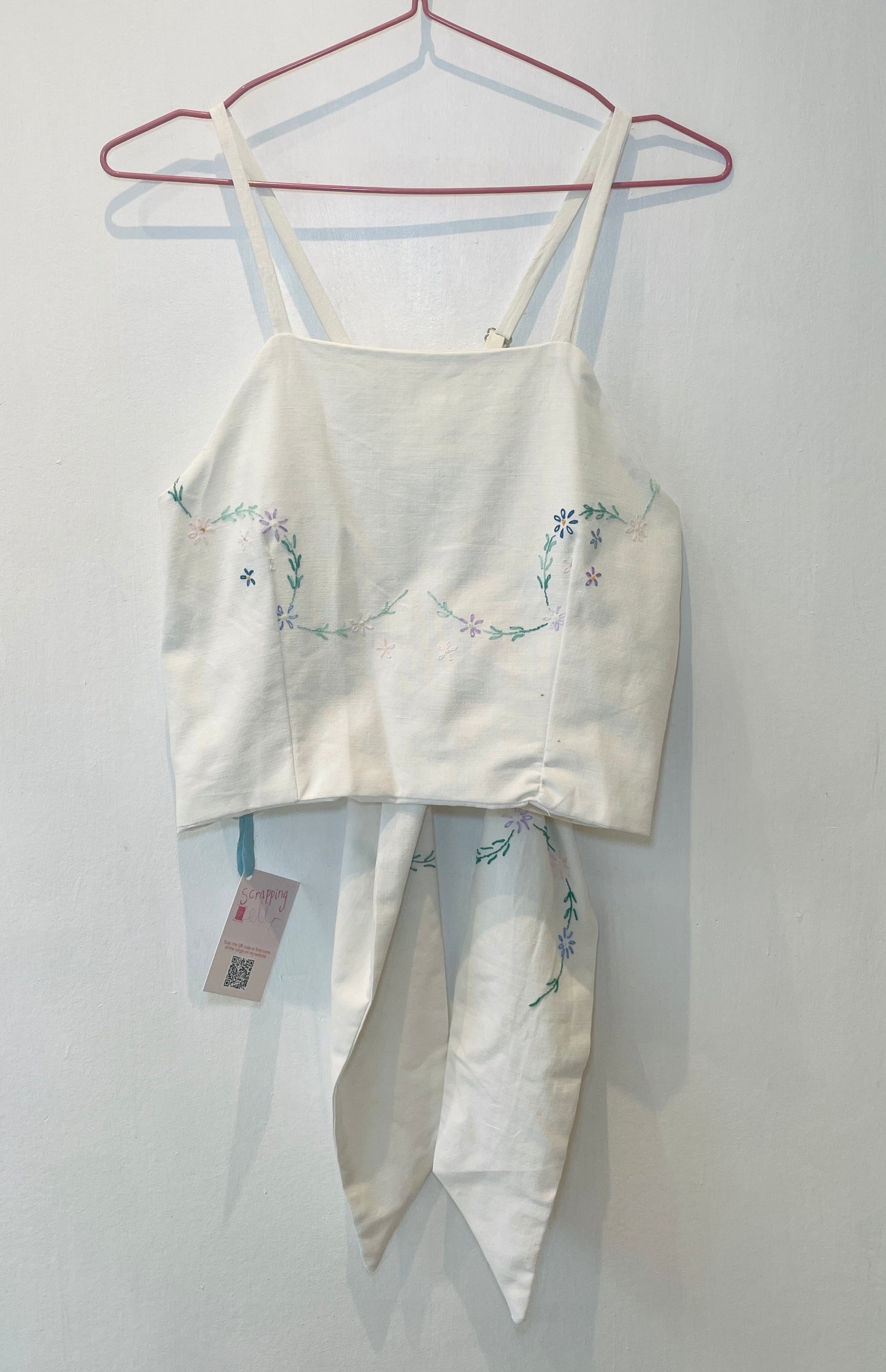 Zarah Handmade White Linen Floral Embroidered Tie Back Crop Top - Up To Size 10