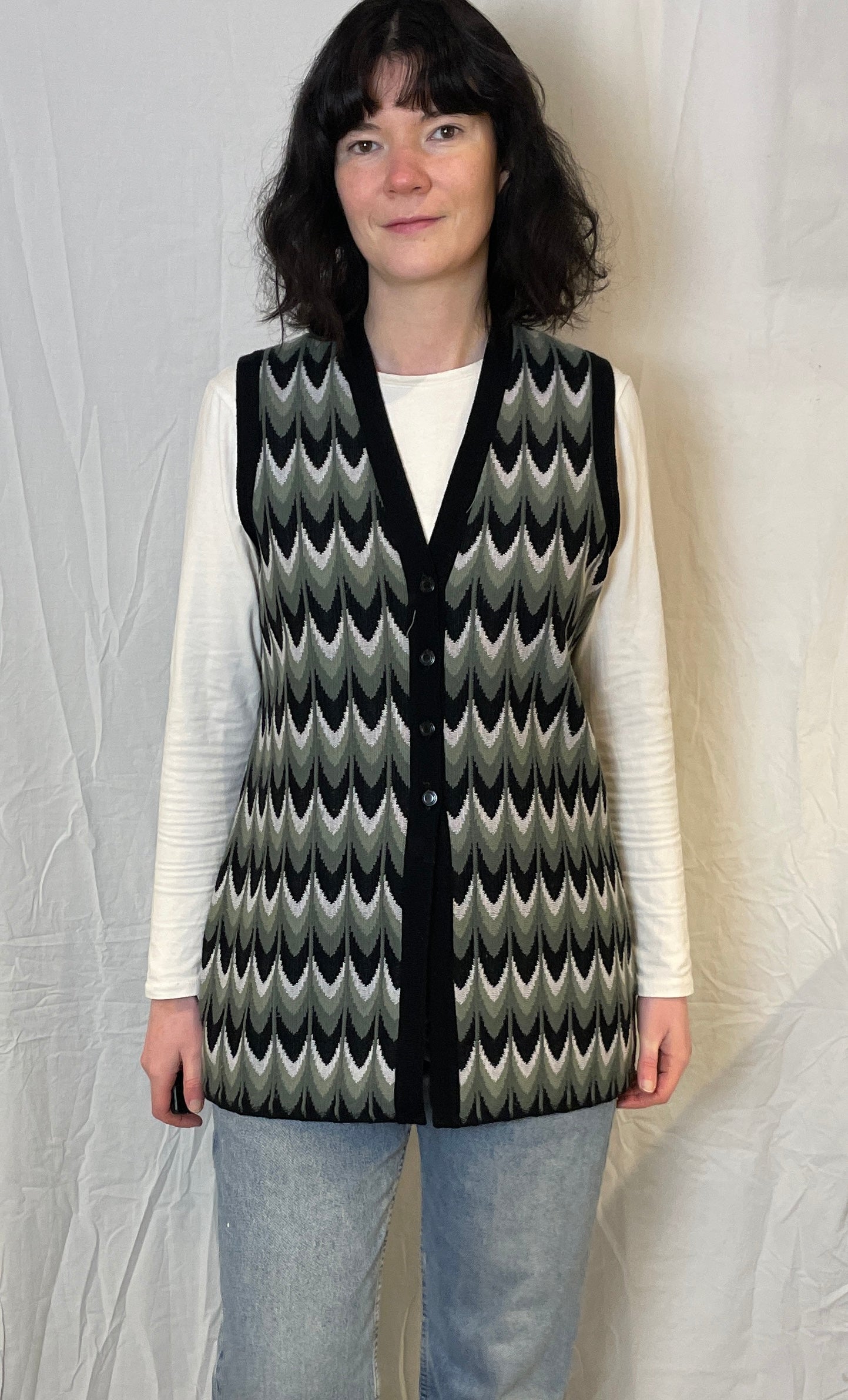 Vintage 70s Black and Grey Chevron Knitted Sleeveless Cardigan - Up To Size 12