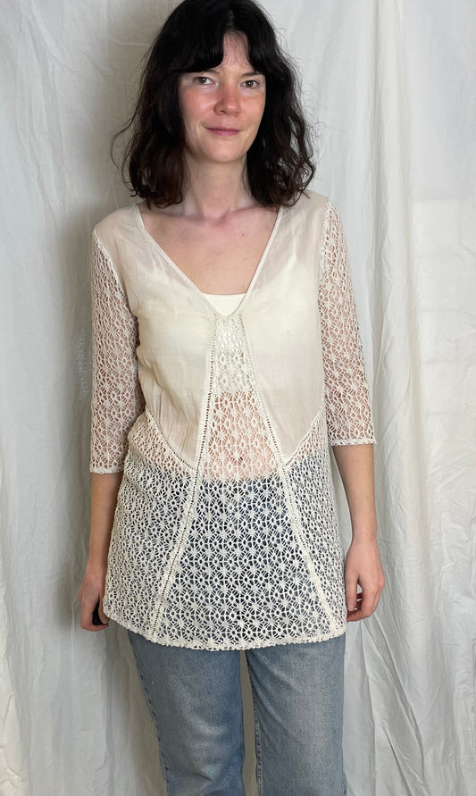 Vintage Y2K Long White Linen and Crochet V Neck Top - Size 10