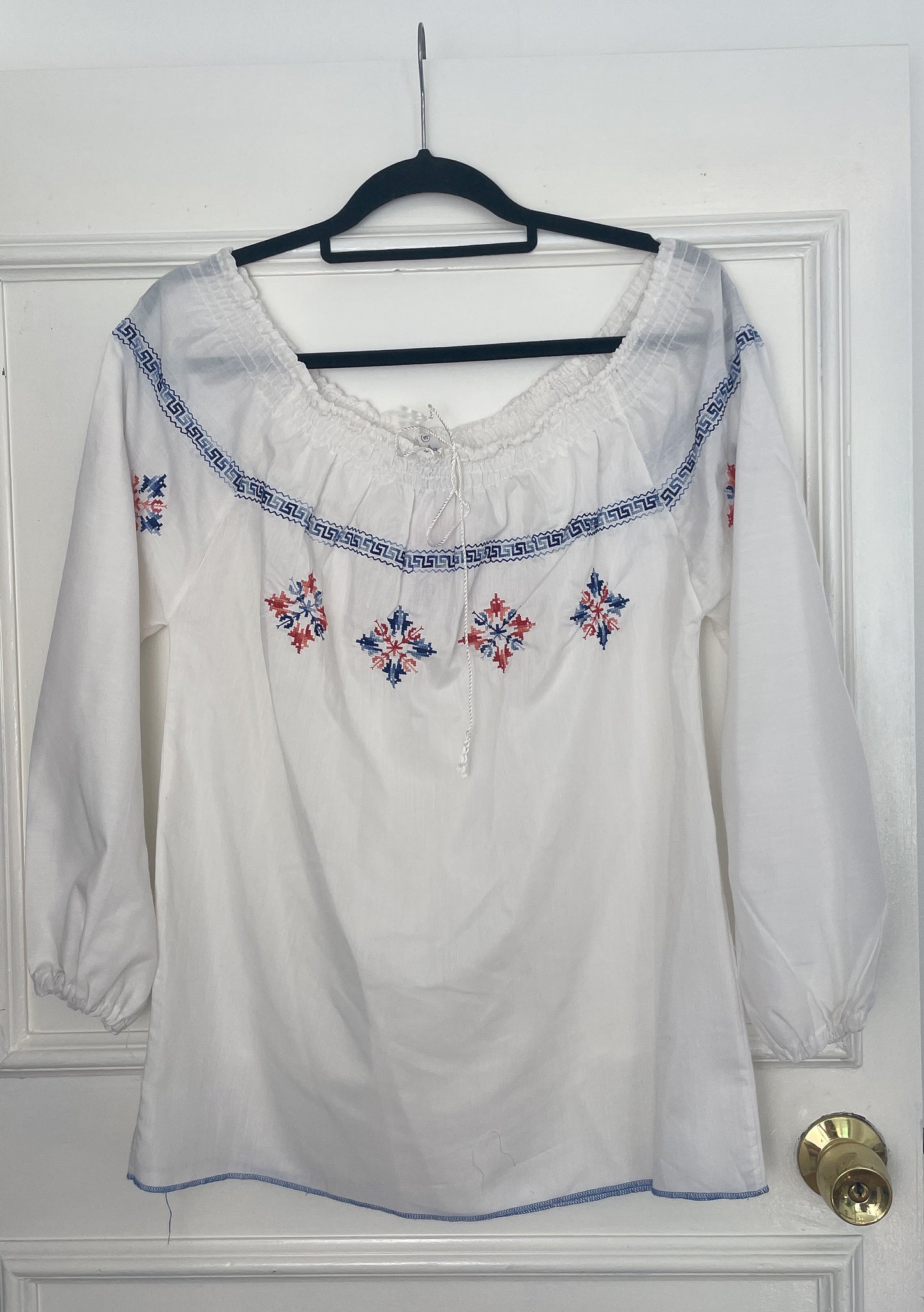 Vintage 90s White Cotton Embroidered Smocked Long Sleeve Top - Size 12