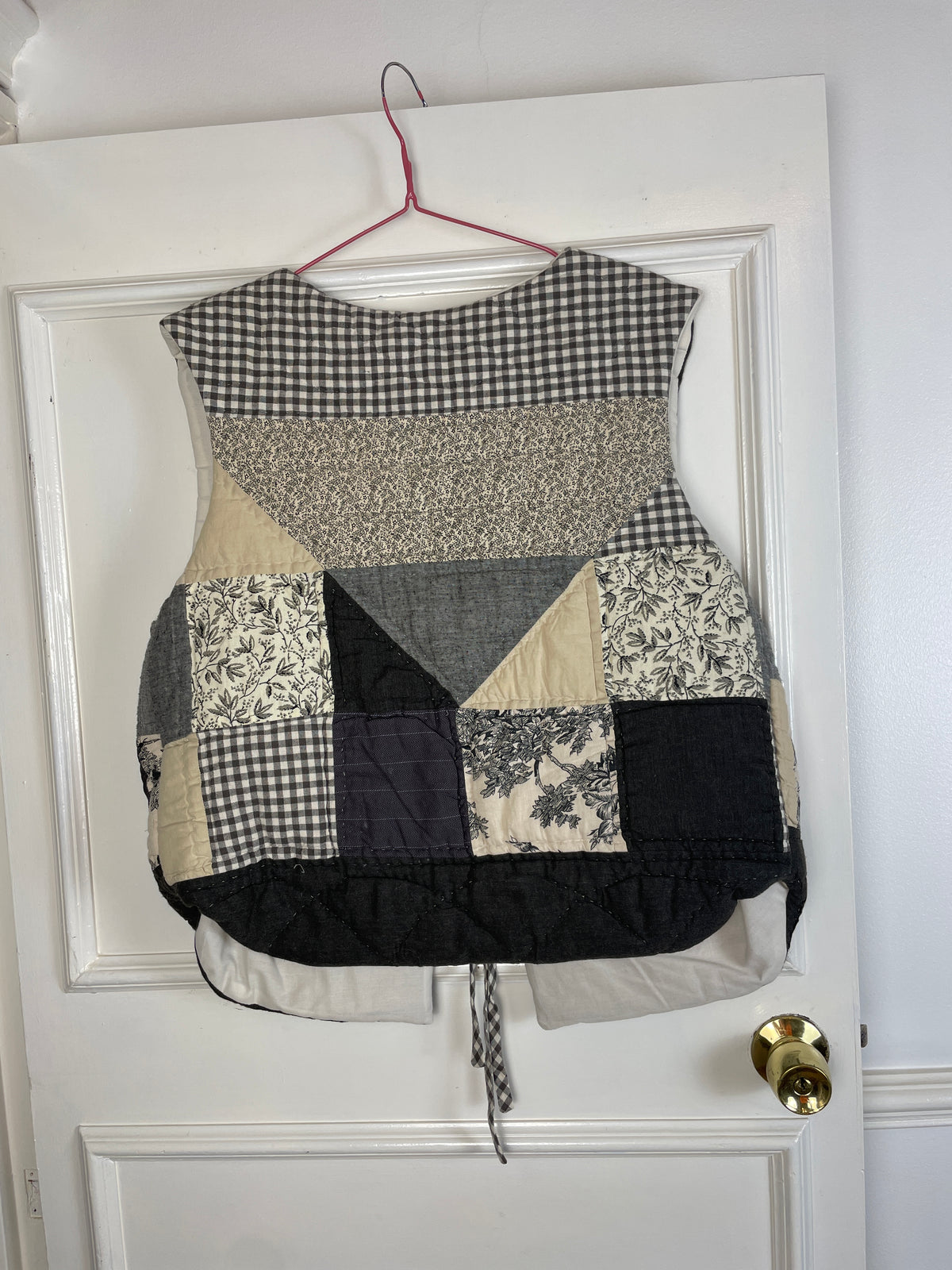 Handmade Black and White Floral Tie Front Quilted Vest Gilet - Size 12