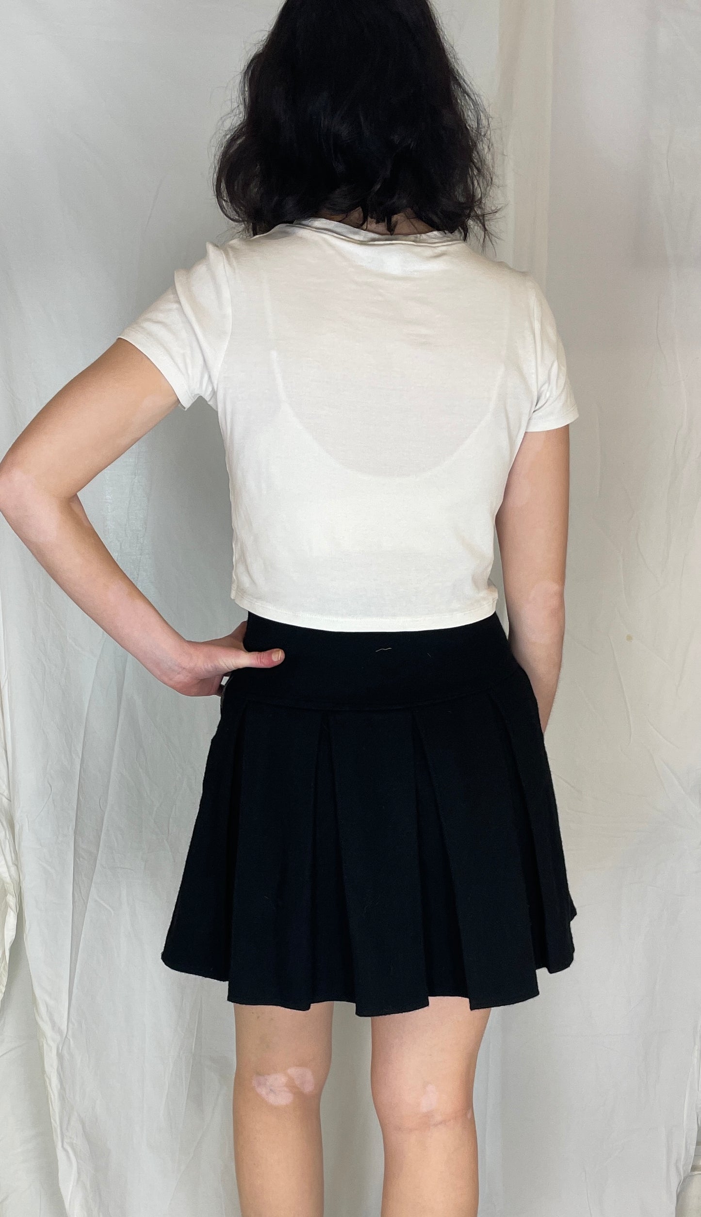 Vintage 90s Black Wool Pleated Mini Skirt - Size 8