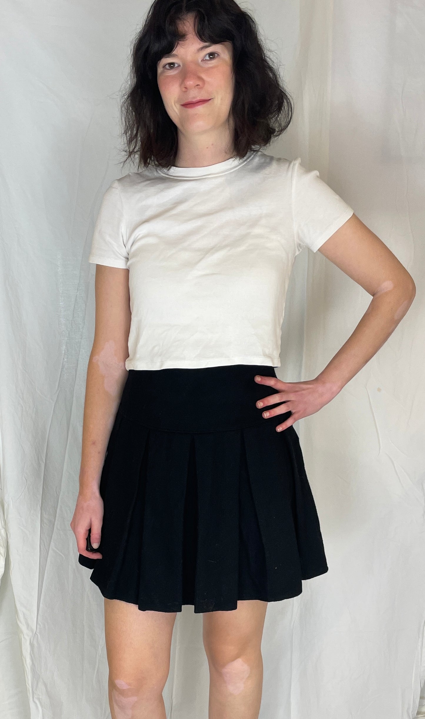 Vintage 90s Black Wool Pleated Mini Skirt - Size 8