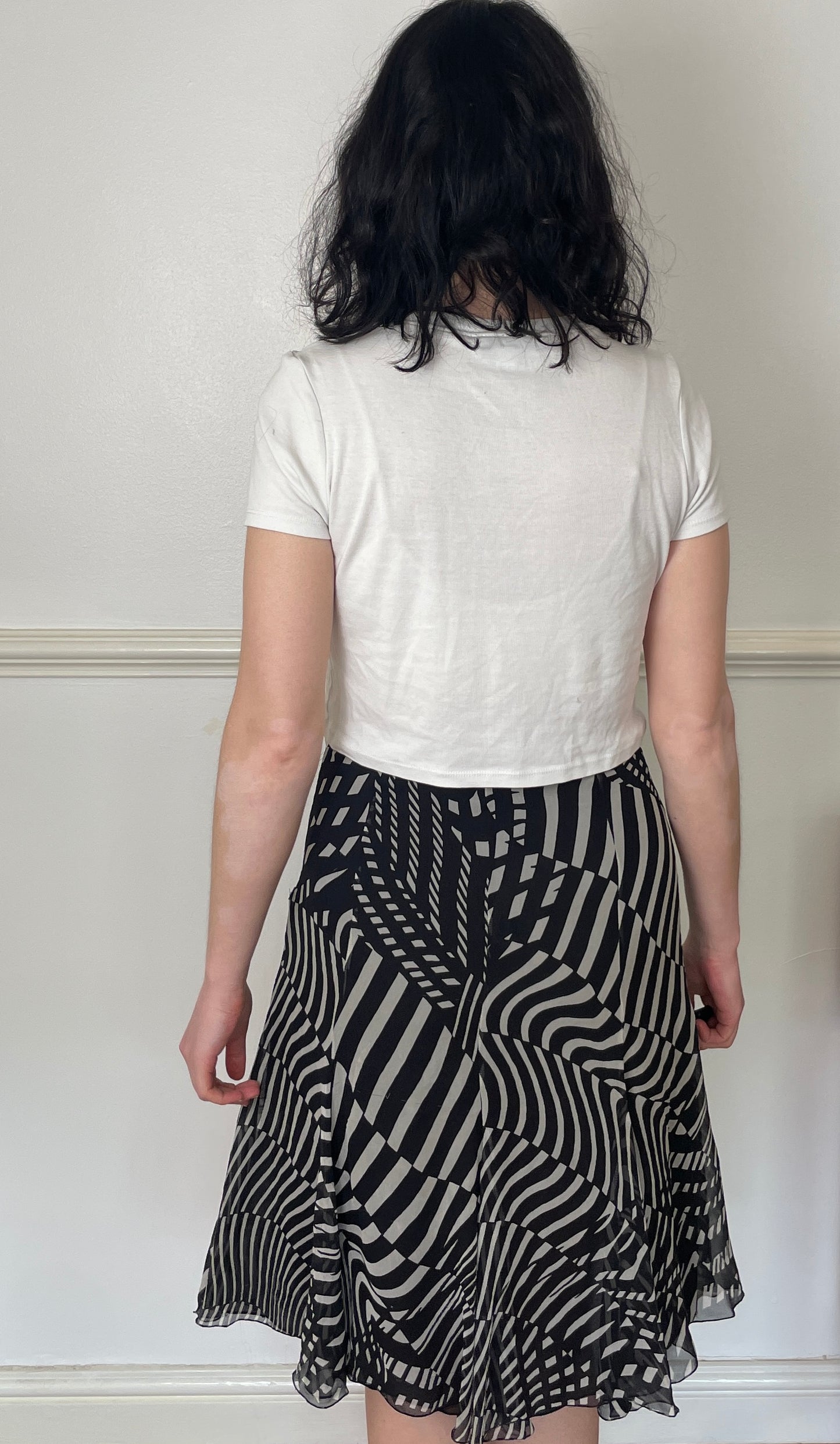 Vintage 90s Black and White Silk Geometric Print Chiffon Midi Skirt - Size 12