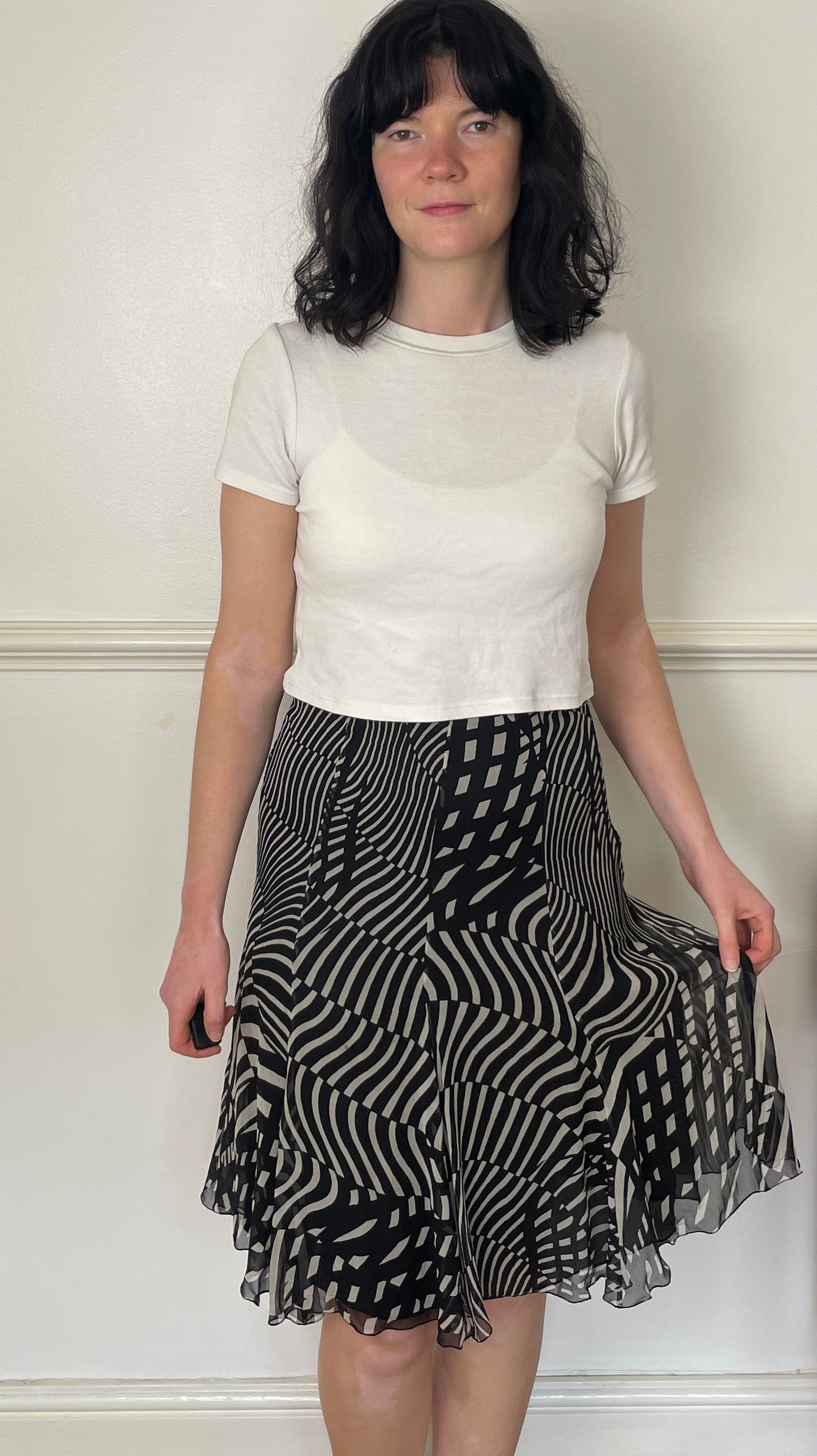 Vintage 90s Black and White Silk Geometric Print Chiffon Midi Skirt - Size 12