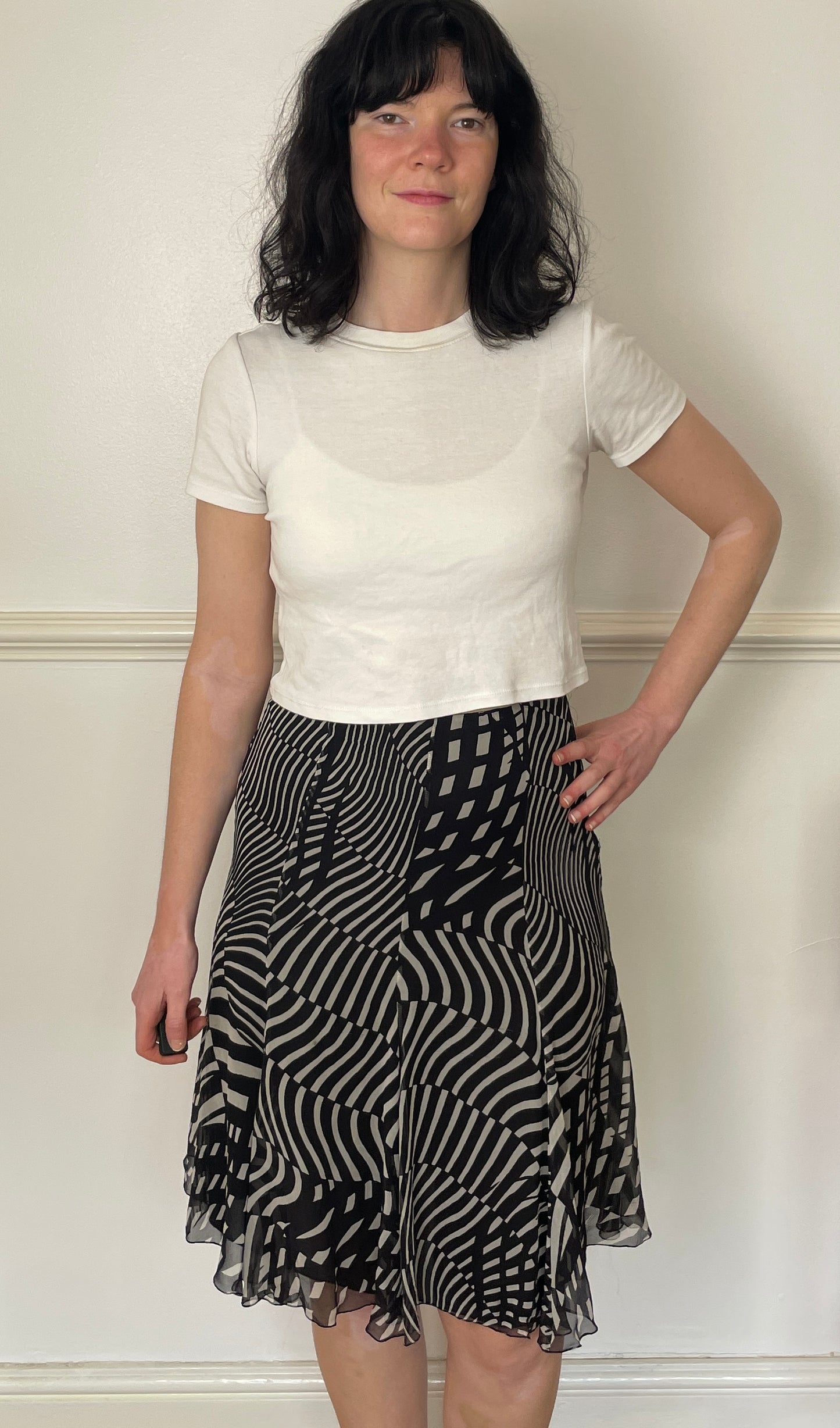 Vintage 90s Black and White Silk Geometric Print Chiffon Midi Skirt - Size 12