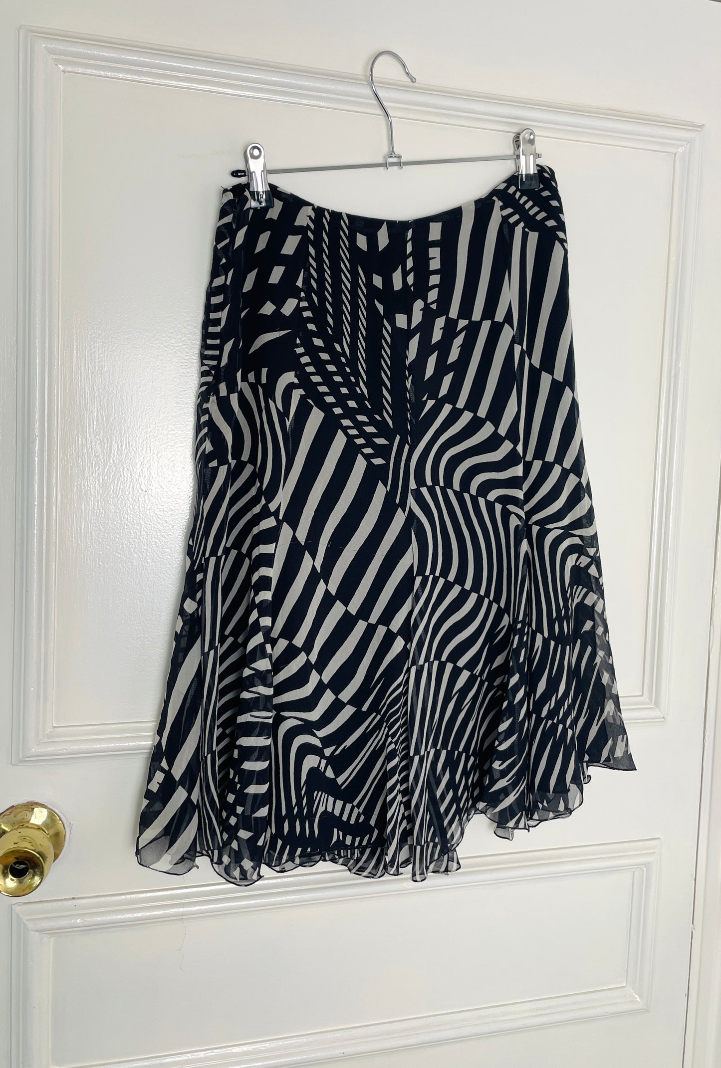 Vintage 90s Black and White Silk Geometric Print Chiffon Midi Skirt - Size 12