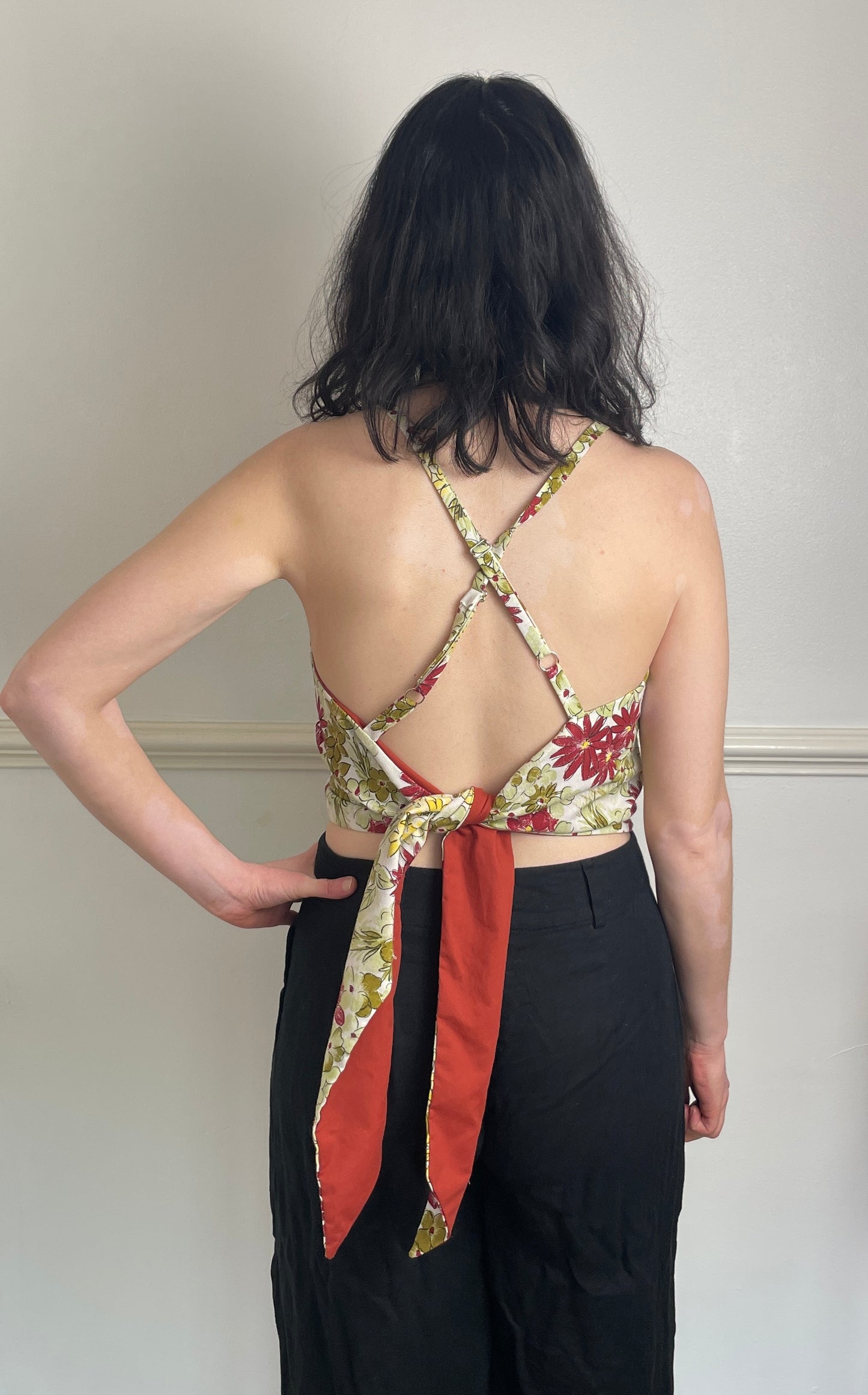 Handmade Green Floral Cross Strap Tie Back Crop Top - Size 10