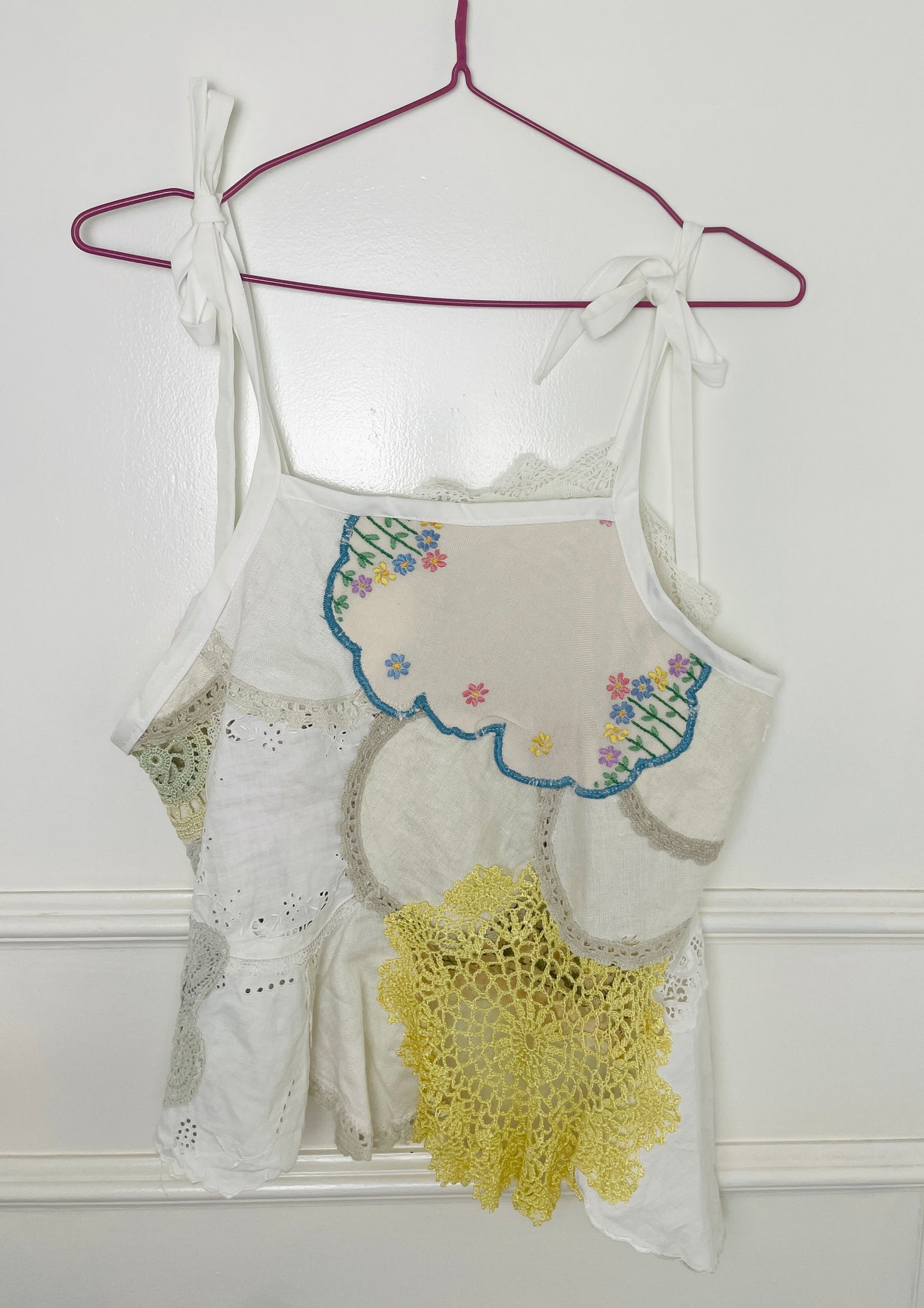 Handmade White Patchwork Floral Embroidered Tie Shoulder Sleeveless Top - Size 10