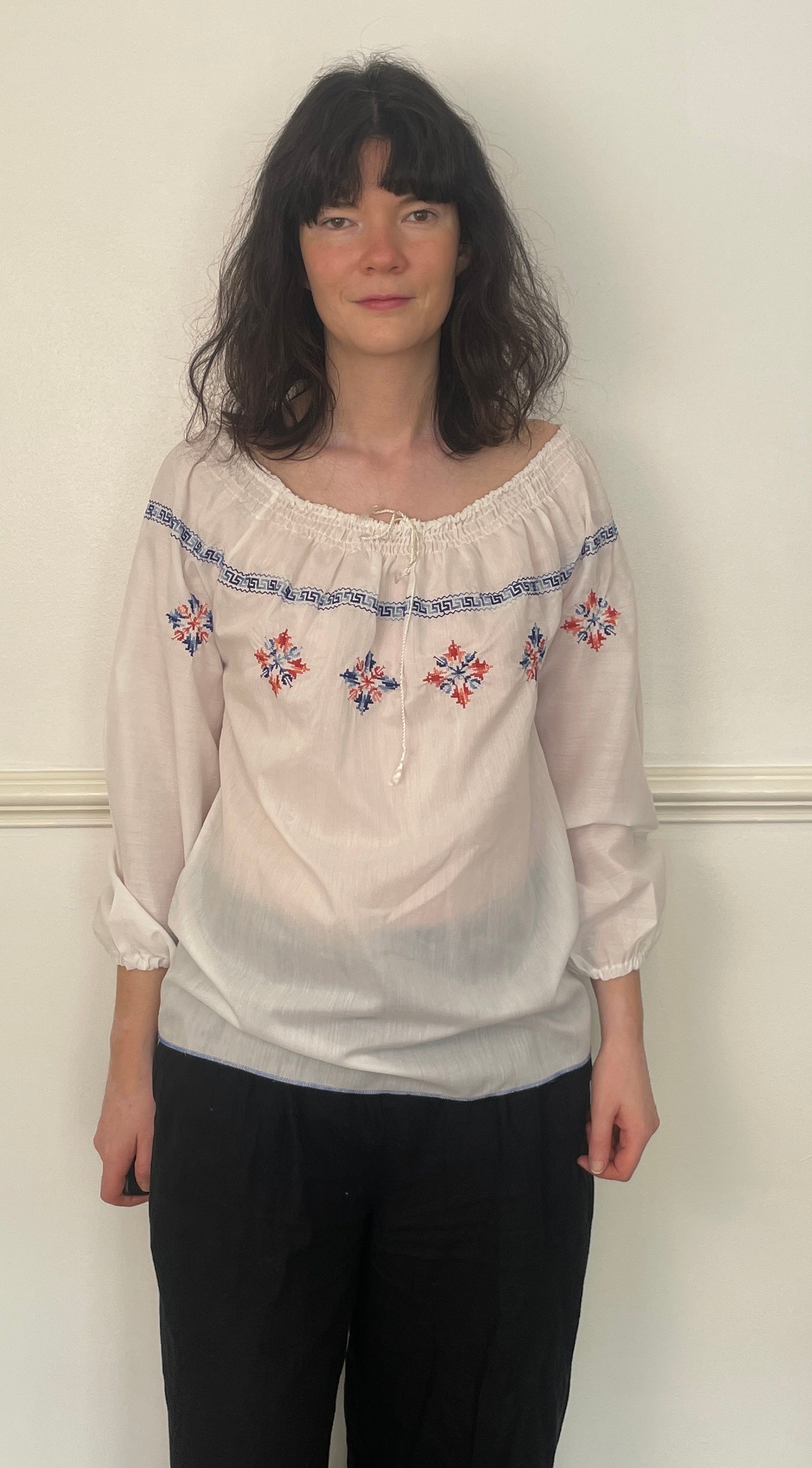 Vintage 90s White Cotton Embroidered Smocked Long Sleeve Top - Size 12