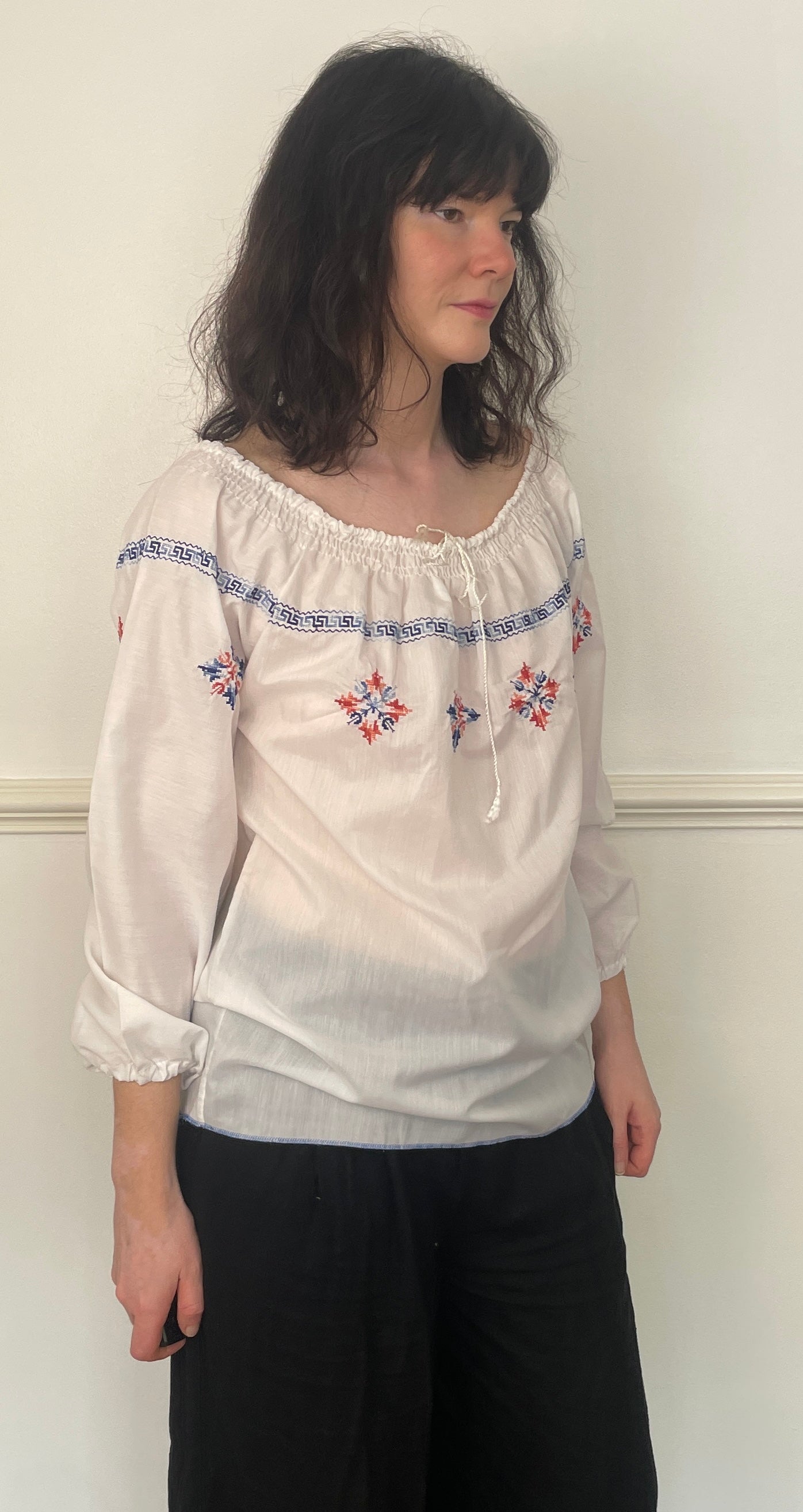 Vintage 90s White Cotton Embroidered Smocked Long Sleeve Top - Size 12