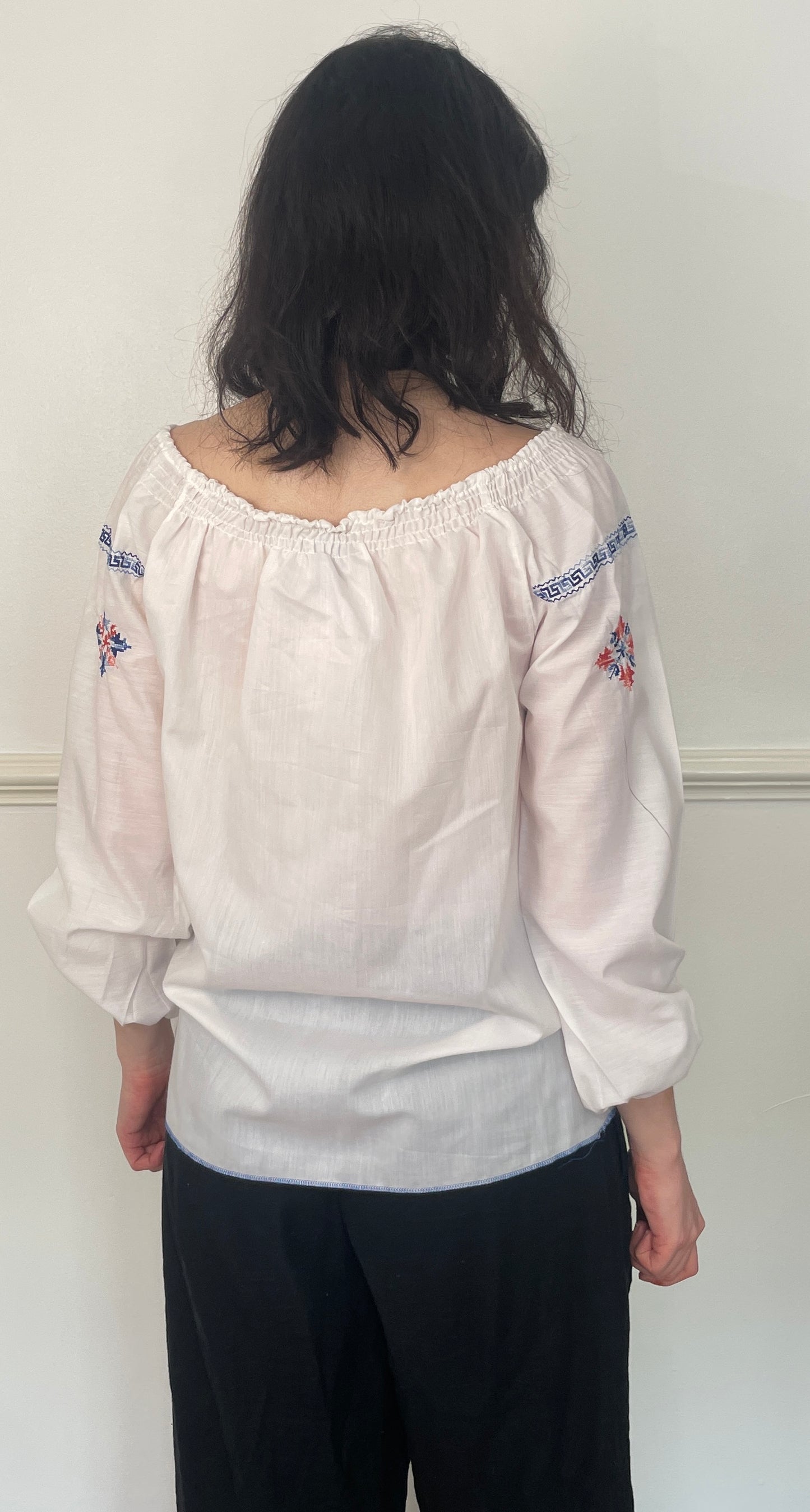 Vintage 90s White Cotton Embroidered Smocked Long Sleeve Top - Size 12