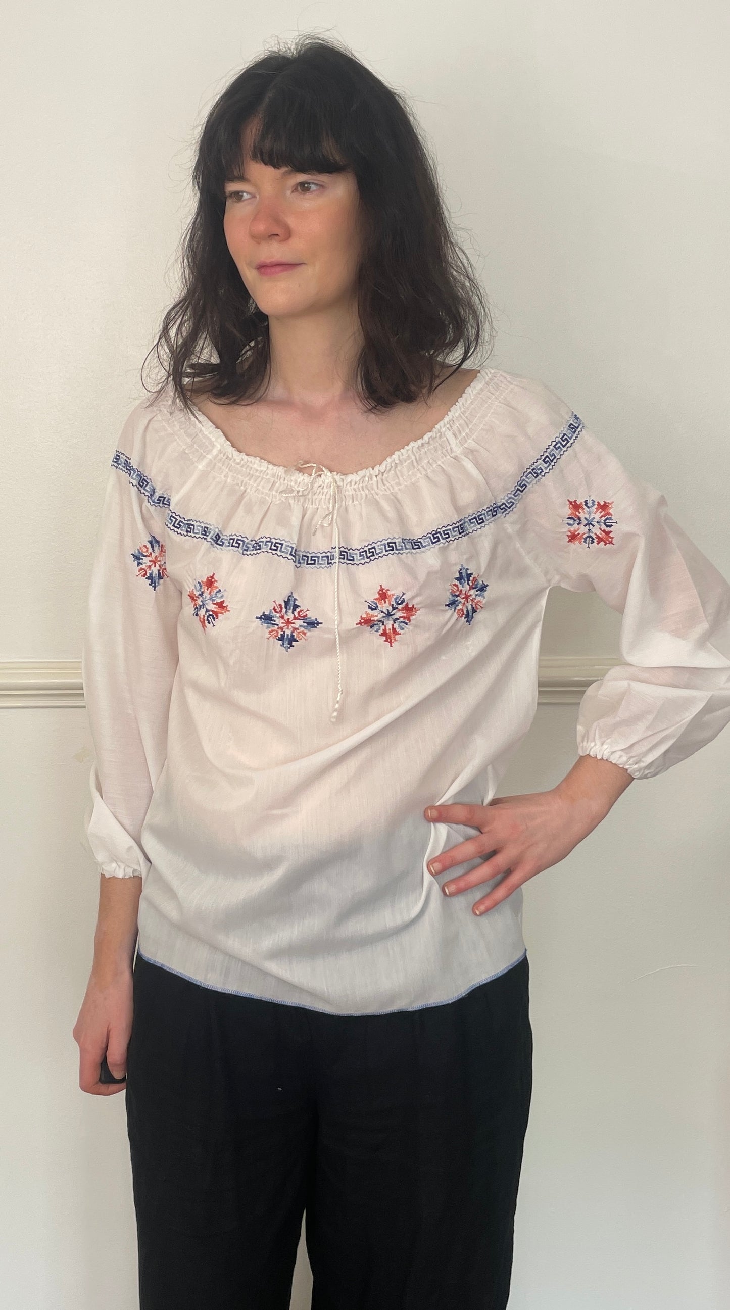 Vintage 90s White Cotton Embroidered Smocked Long Sleeve Top - Size 12