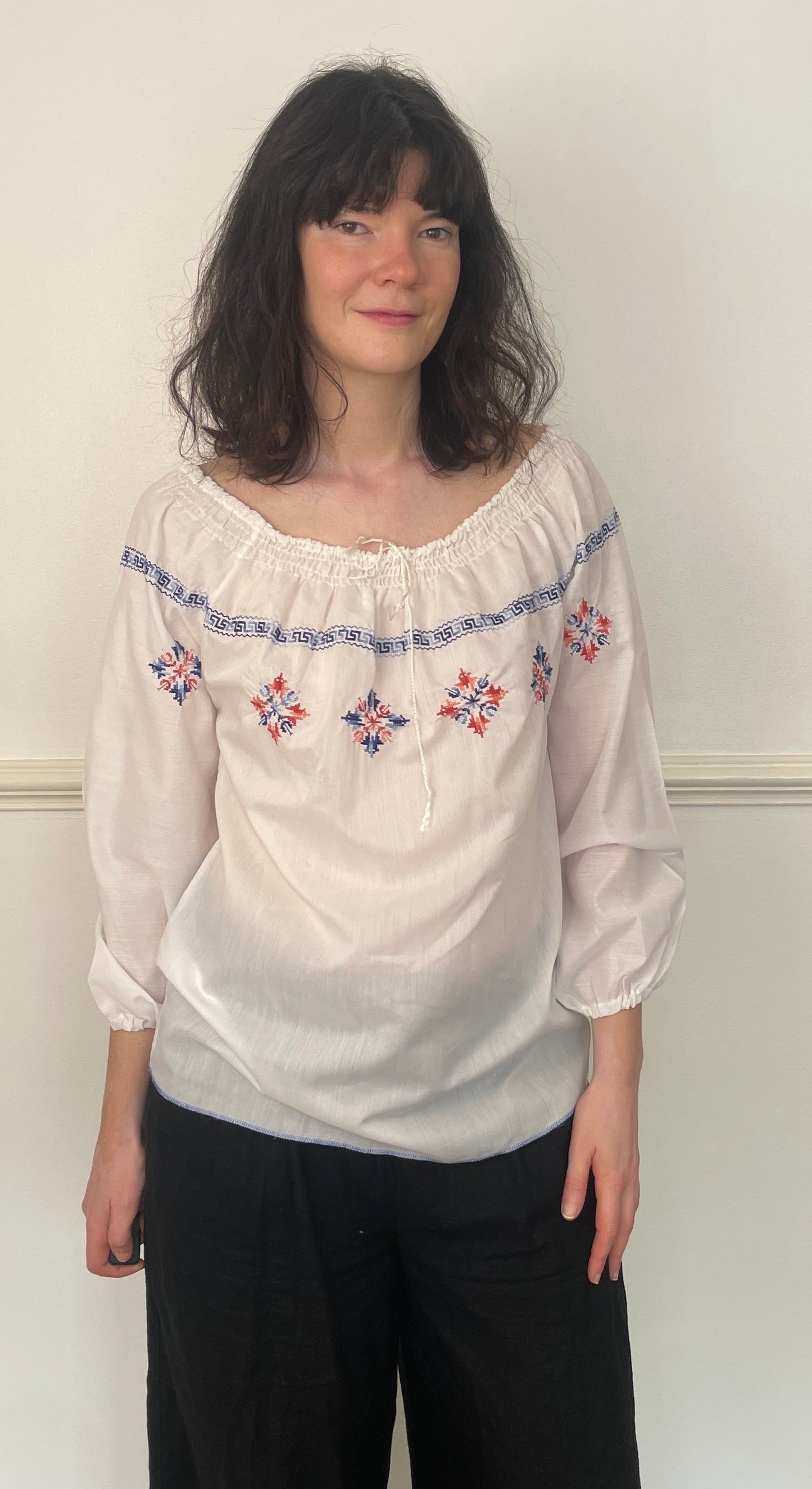 Vintage 90s White Cotton Embroidered Smocked Long Sleeve Top - Size 12