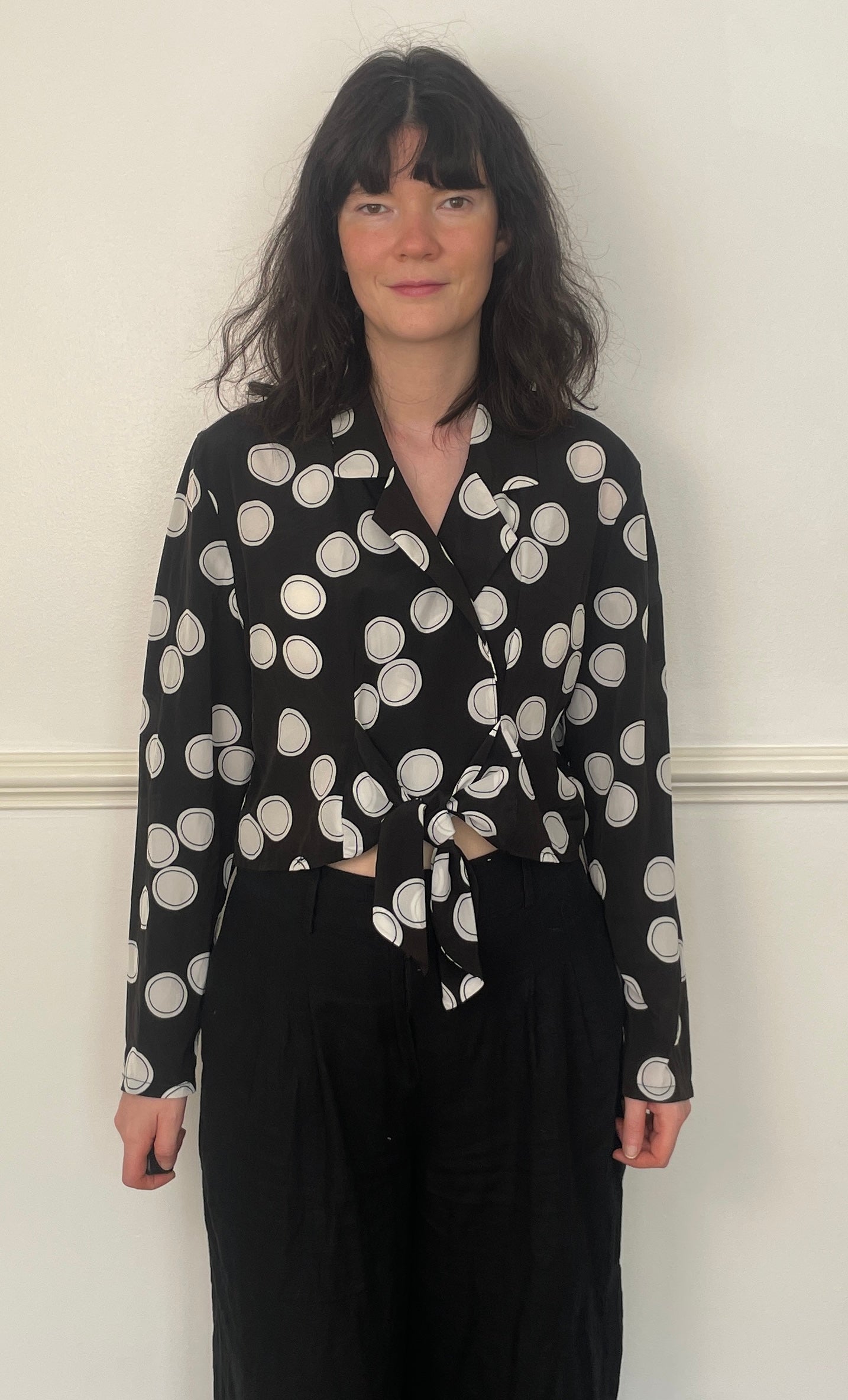 Vintage 90s Black Polka Dot Tie Front Cropped Long Sleeve Blouse - Size 12