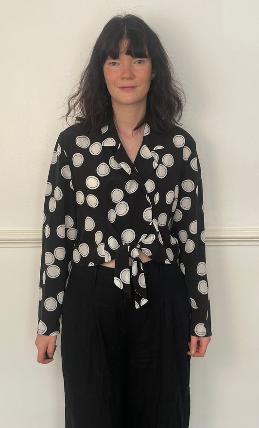 Vintage 90s Black Polka Dot Tie Front Cropped Long Sleeve Blouse - Size 12