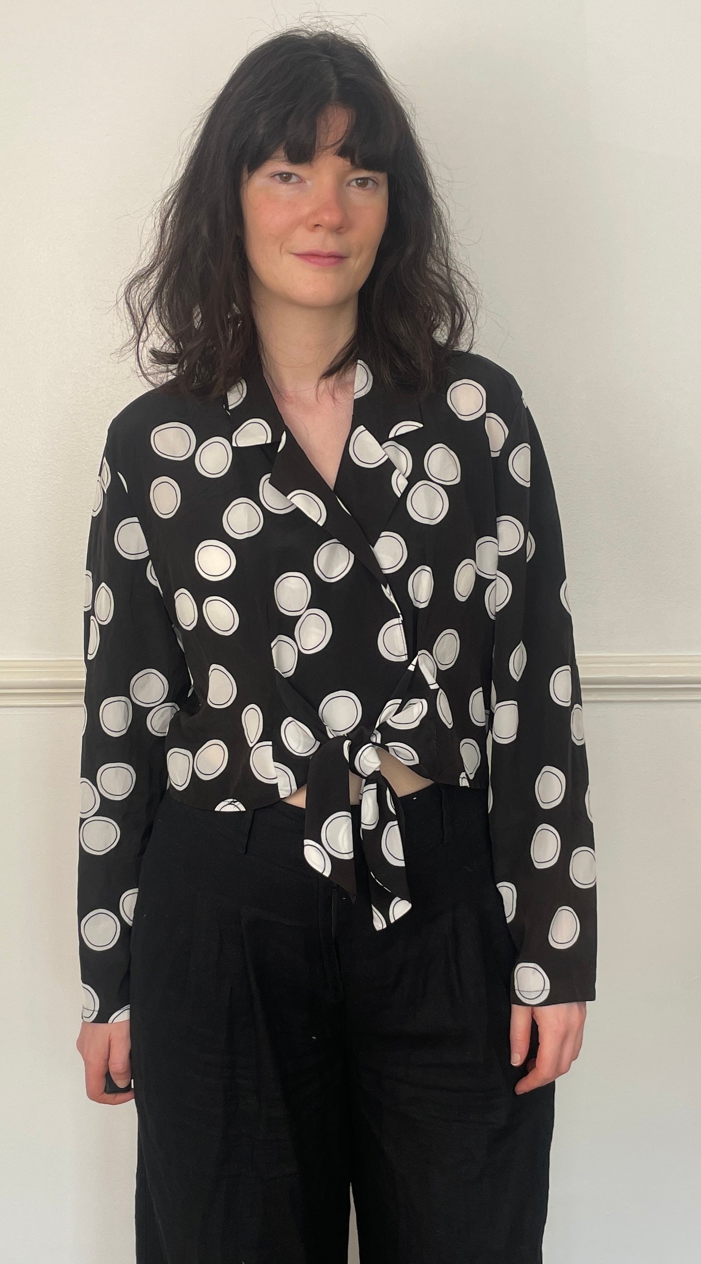Vintage 90s Black Polka Dot Tie Front Cropped Long Sleeve Blouse - Size 12