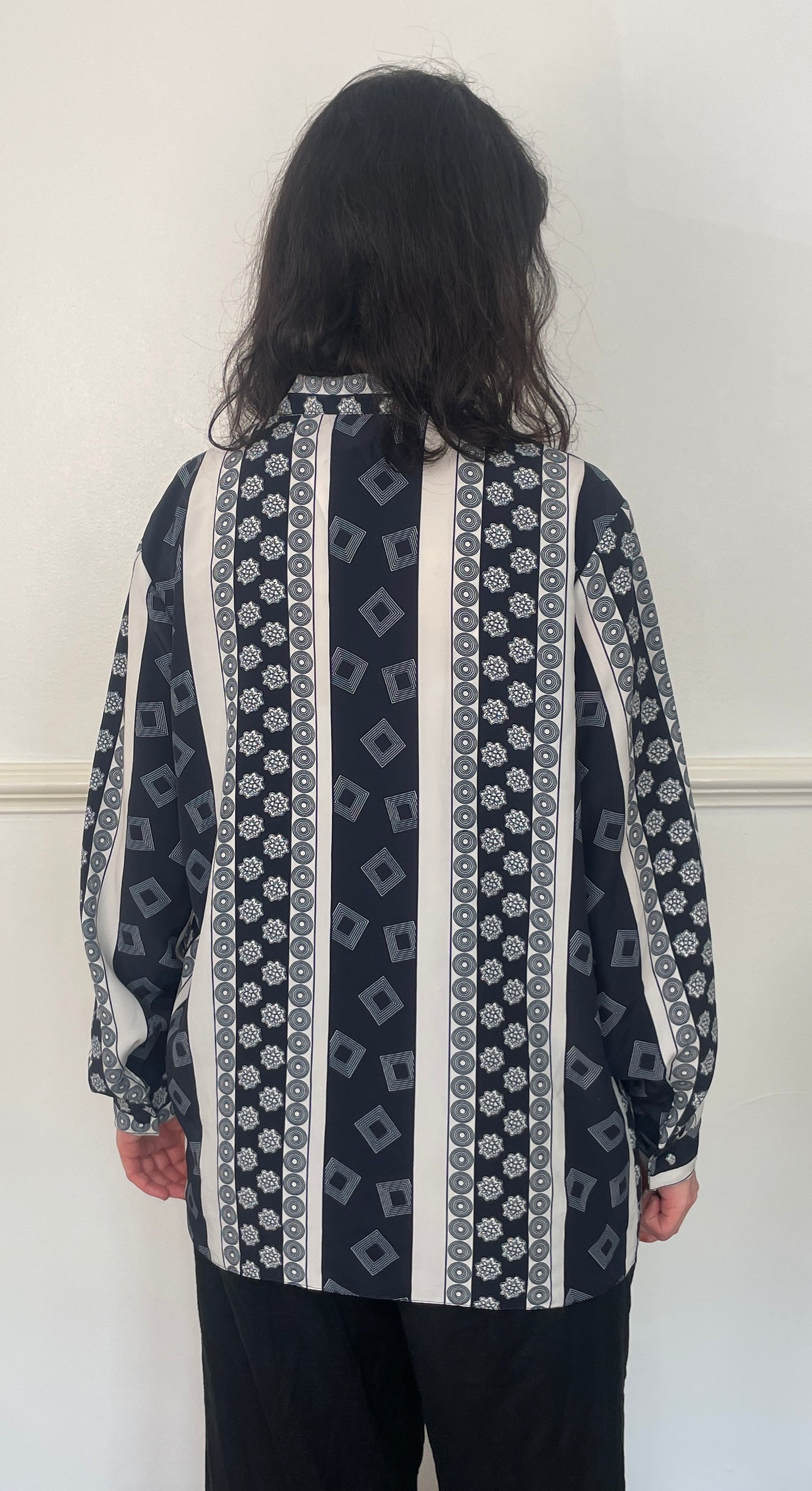 Vintage 80s Navy Blue and White Geometric Print Shirt - Size 14