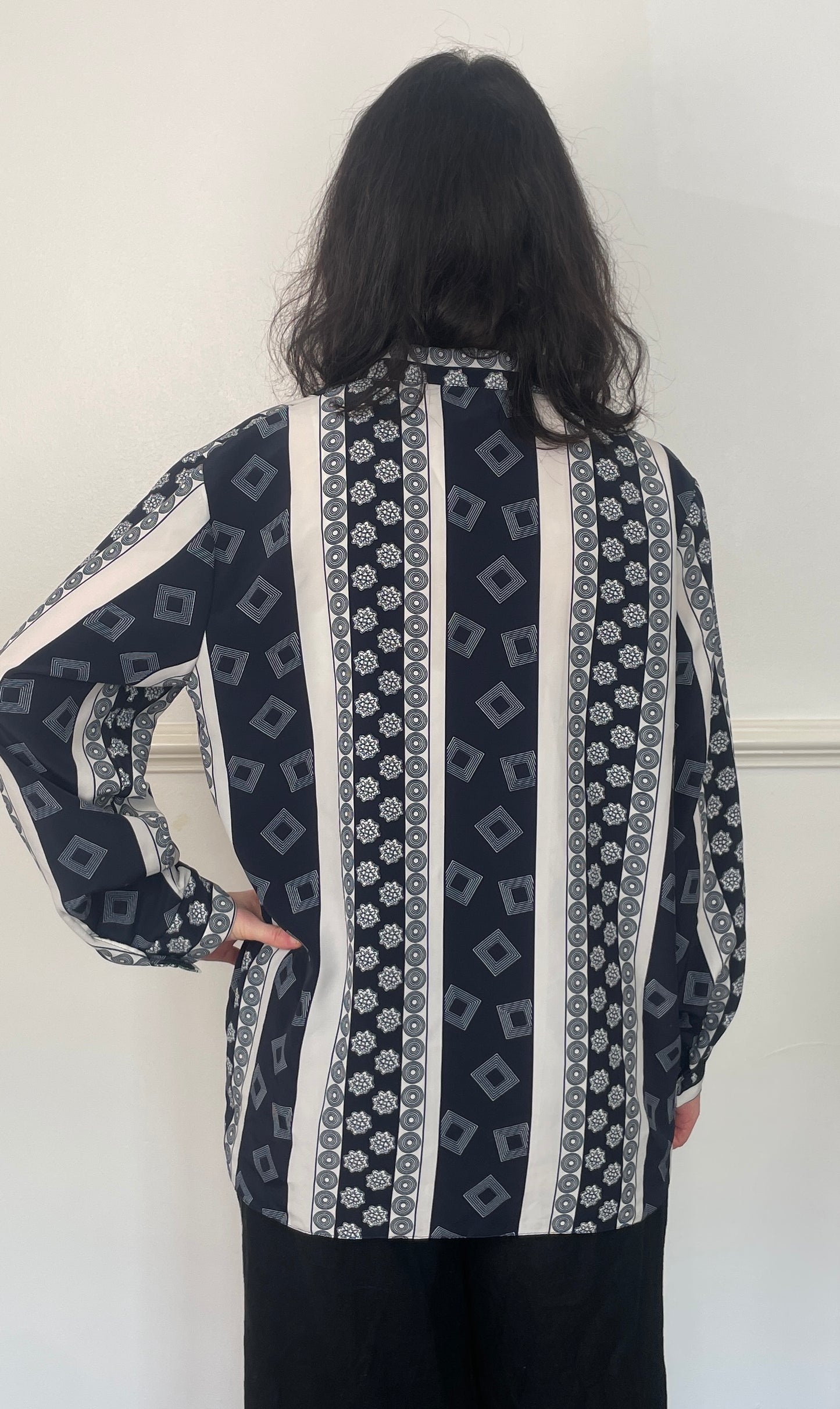 Vintage 80s Navy Blue and White Geometric Print Shirt - Size 14