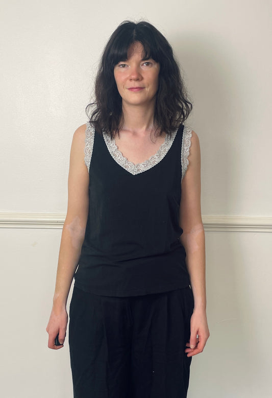 Vintage Y2K Black Sleeveless Vest Top with Blue Lace Trim - Size 14