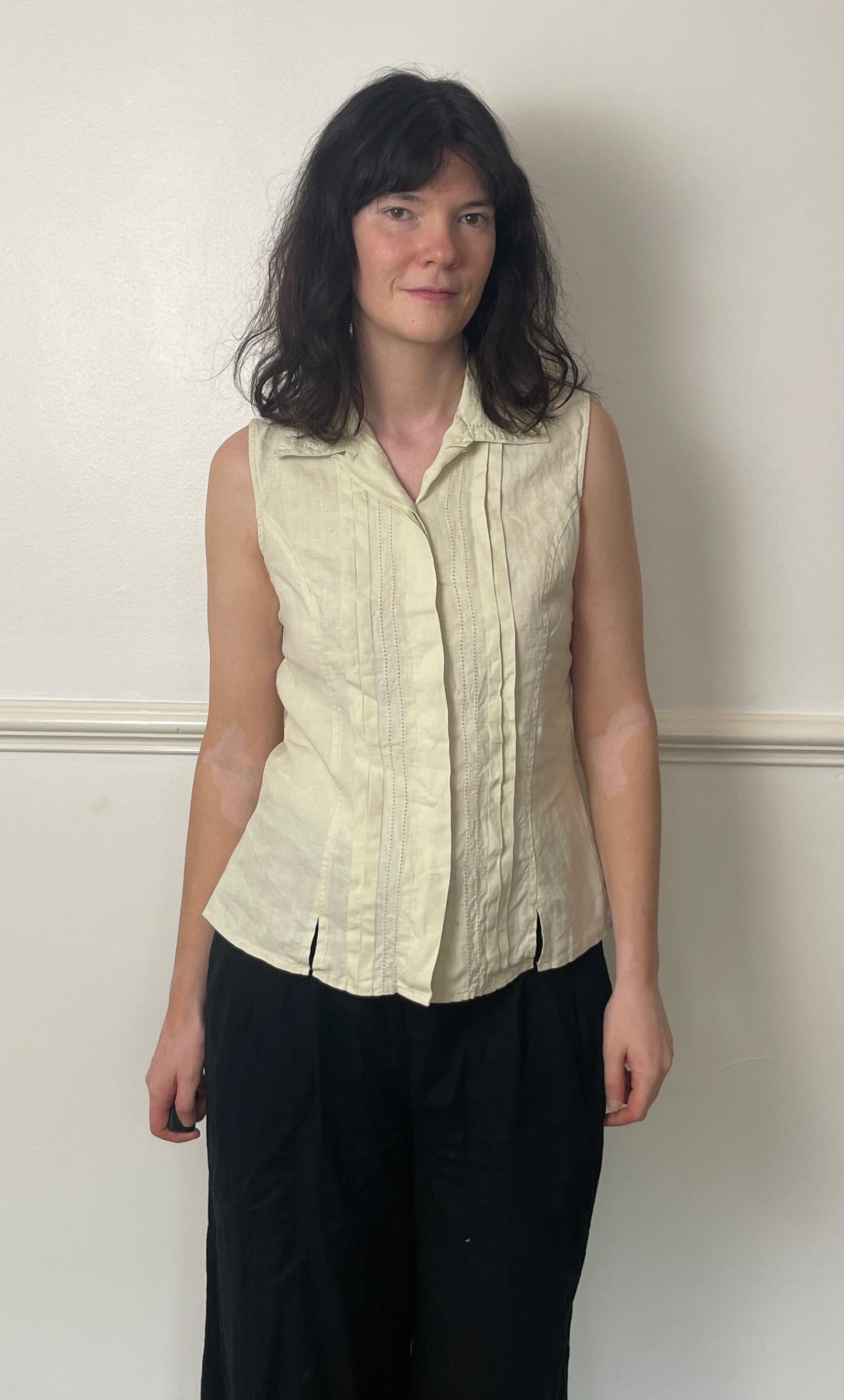 Vintage 90s Beige Pintuck Sleeveless Linen Shirt - Size 10