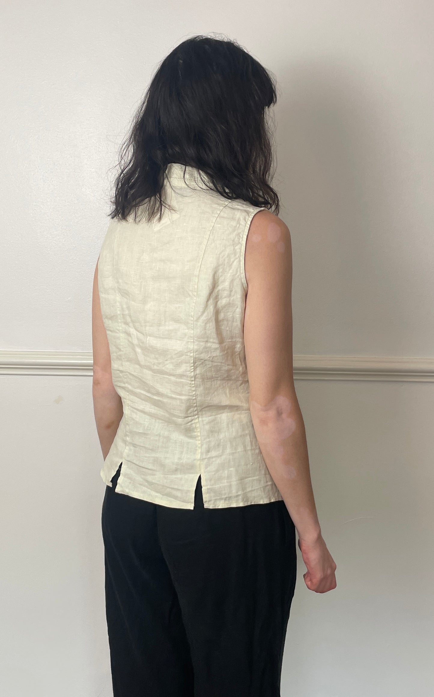 Vintage 90s Beige Pintuck Sleeveless Linen Shirt - Size 10