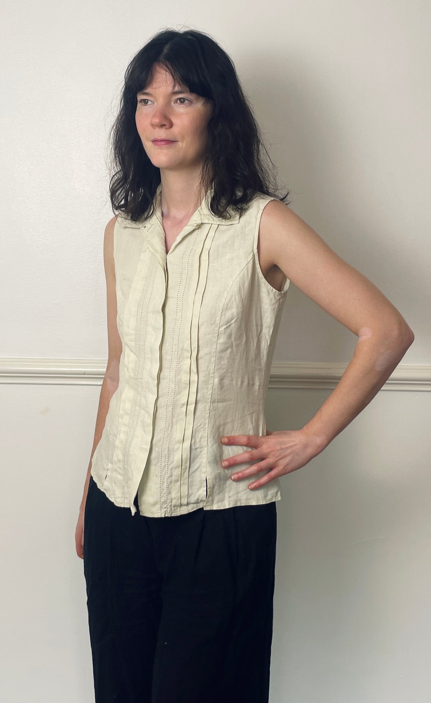 Vintage 90s Beige Pintuck Sleeveless Linen Shirt - Size 10