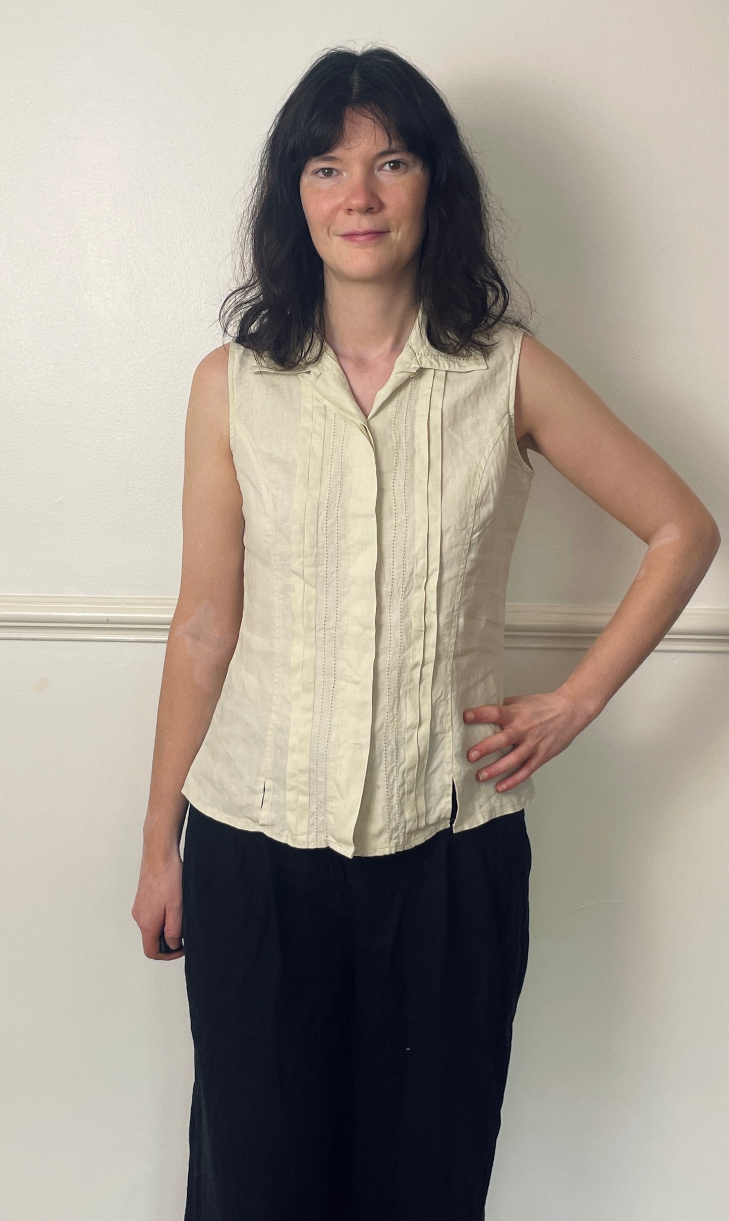 Vintage 90s Beige Pintuck Sleeveless Linen Shirt - Size 10