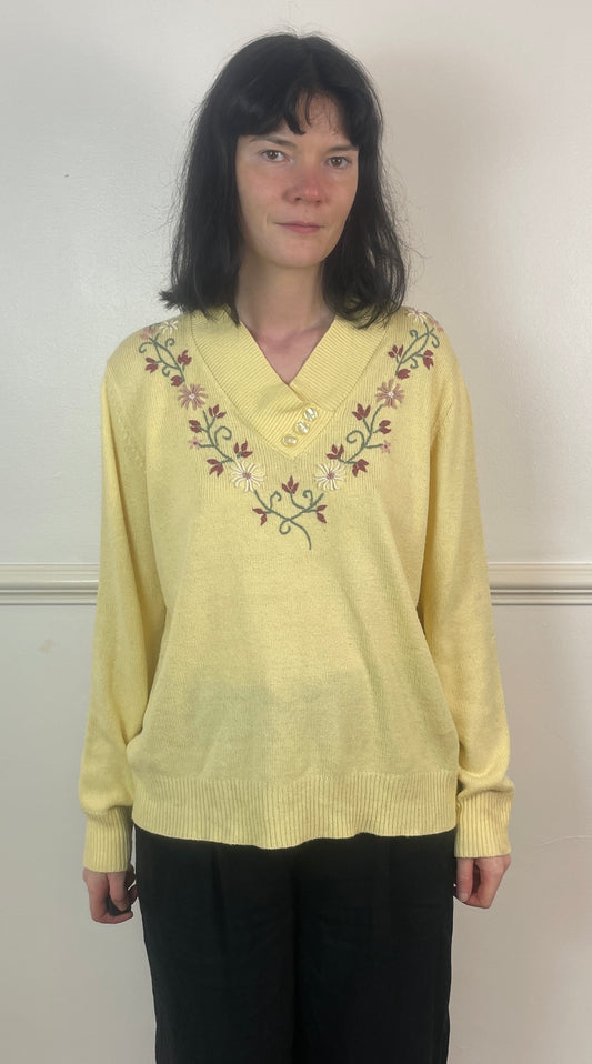 Vintage 80s Pale Yellow V-Neck Knitted Jumper with Pink Floral Embroidery - Size 12/14