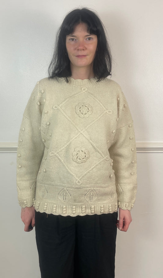 Vintage 90s White Chunky Knitted Floral Applique Jumper - Size 12