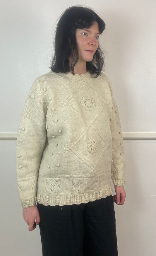 Vintage 90s White Chunky Knitted Floral Applique Jumper - Size 12