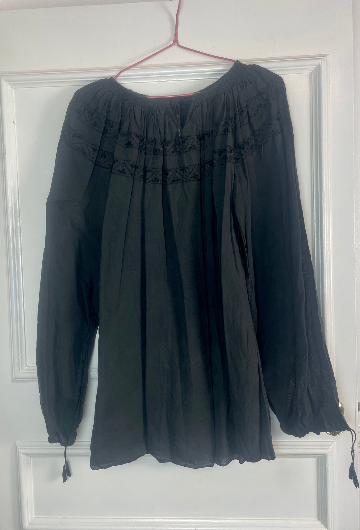 Vintage 90s Black Embroidered Smocked  Long Sleeve Trapeze Top - Size 12