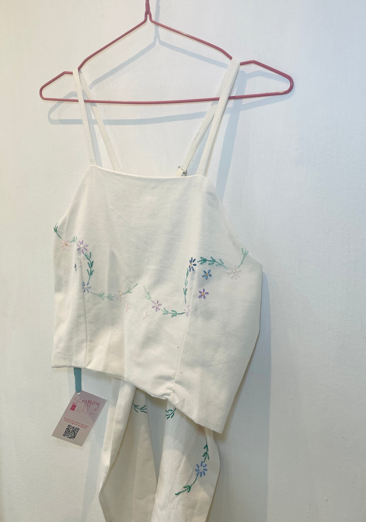 Zarah Handmade White Linen Floral Embroidered Tie Back Crop Top - Up To Size 10