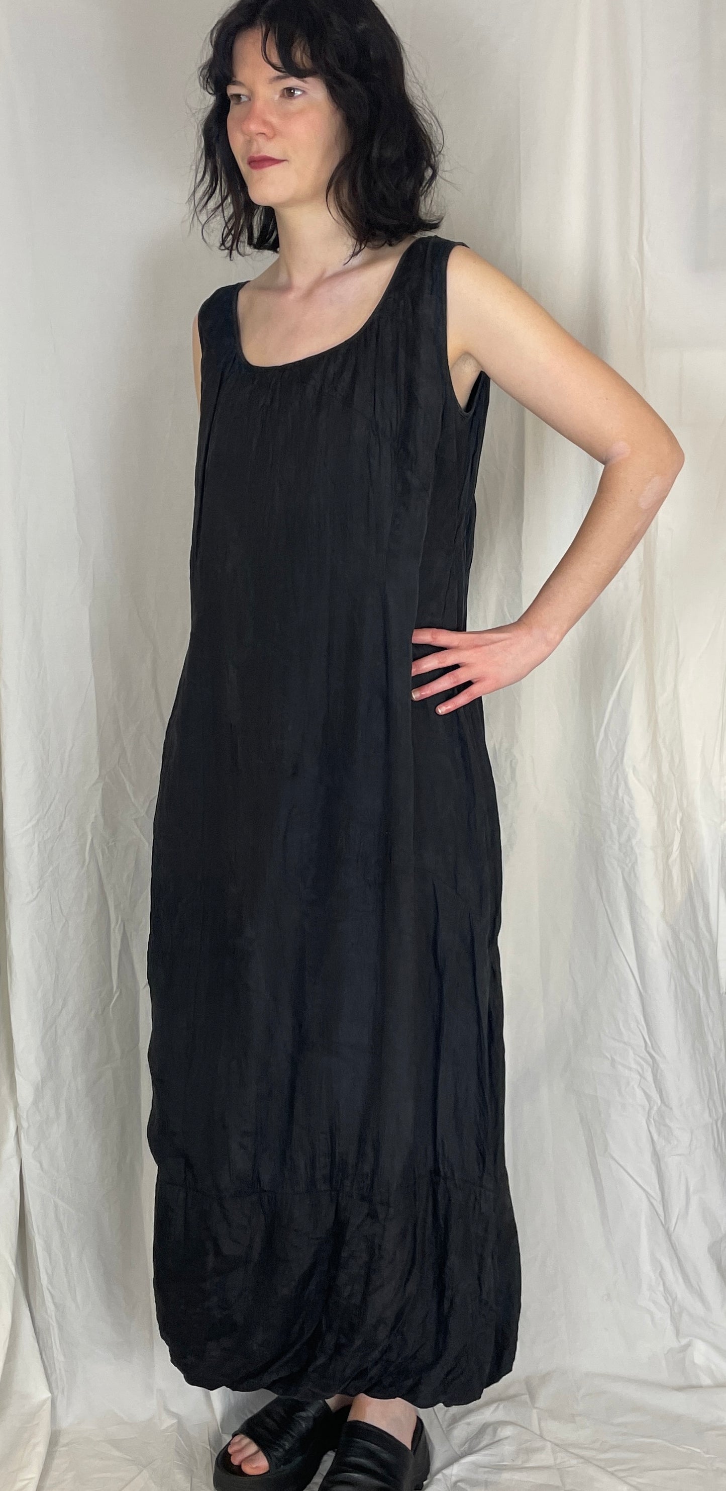 Vintage 90s Black Crinkle Sleeveless Bubble Hem Maxi Dress - Up To Size 14
