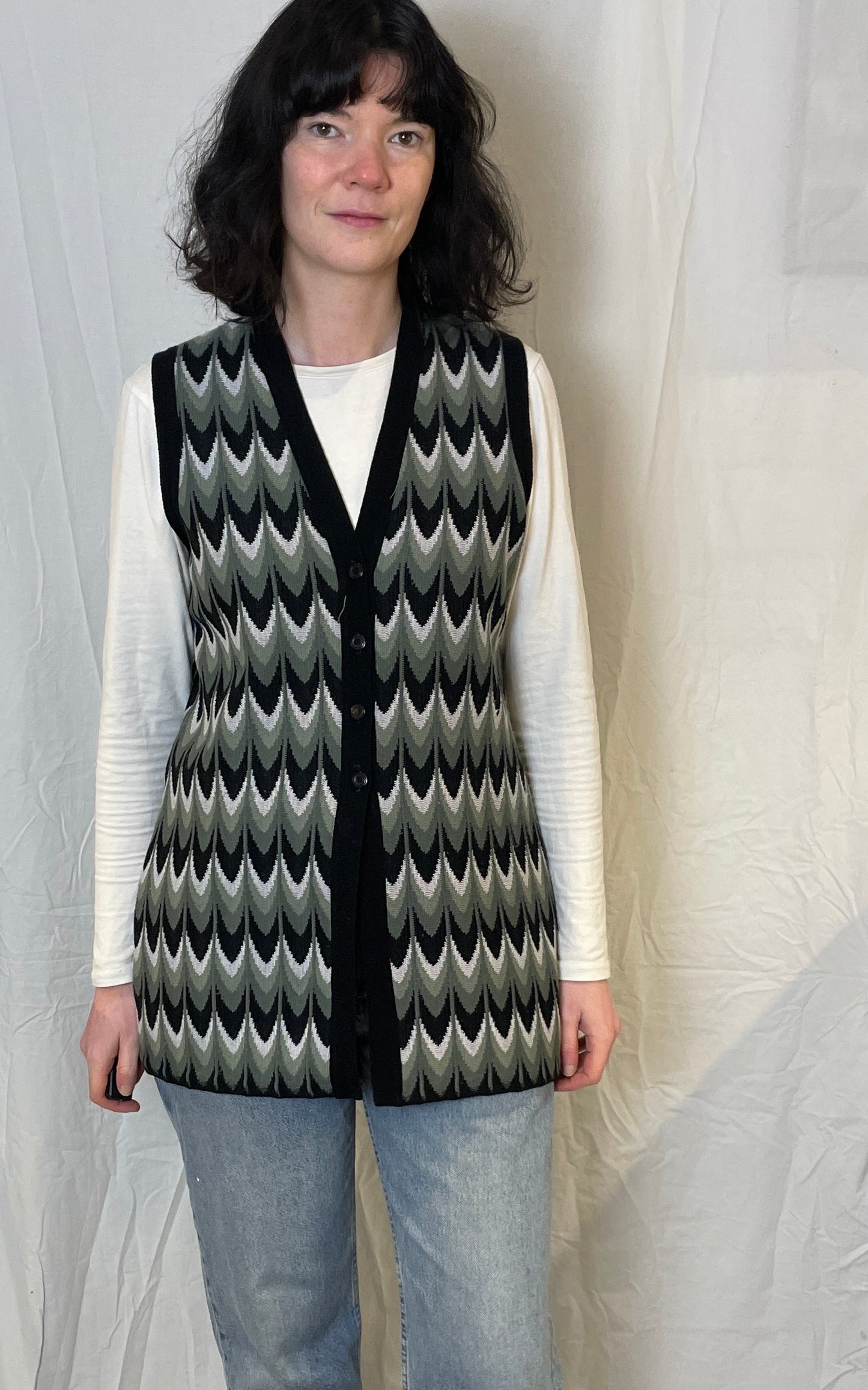Vintage 70s Black and Grey Chevron Knitted Sleeveless Cardigan - Up To Size 12