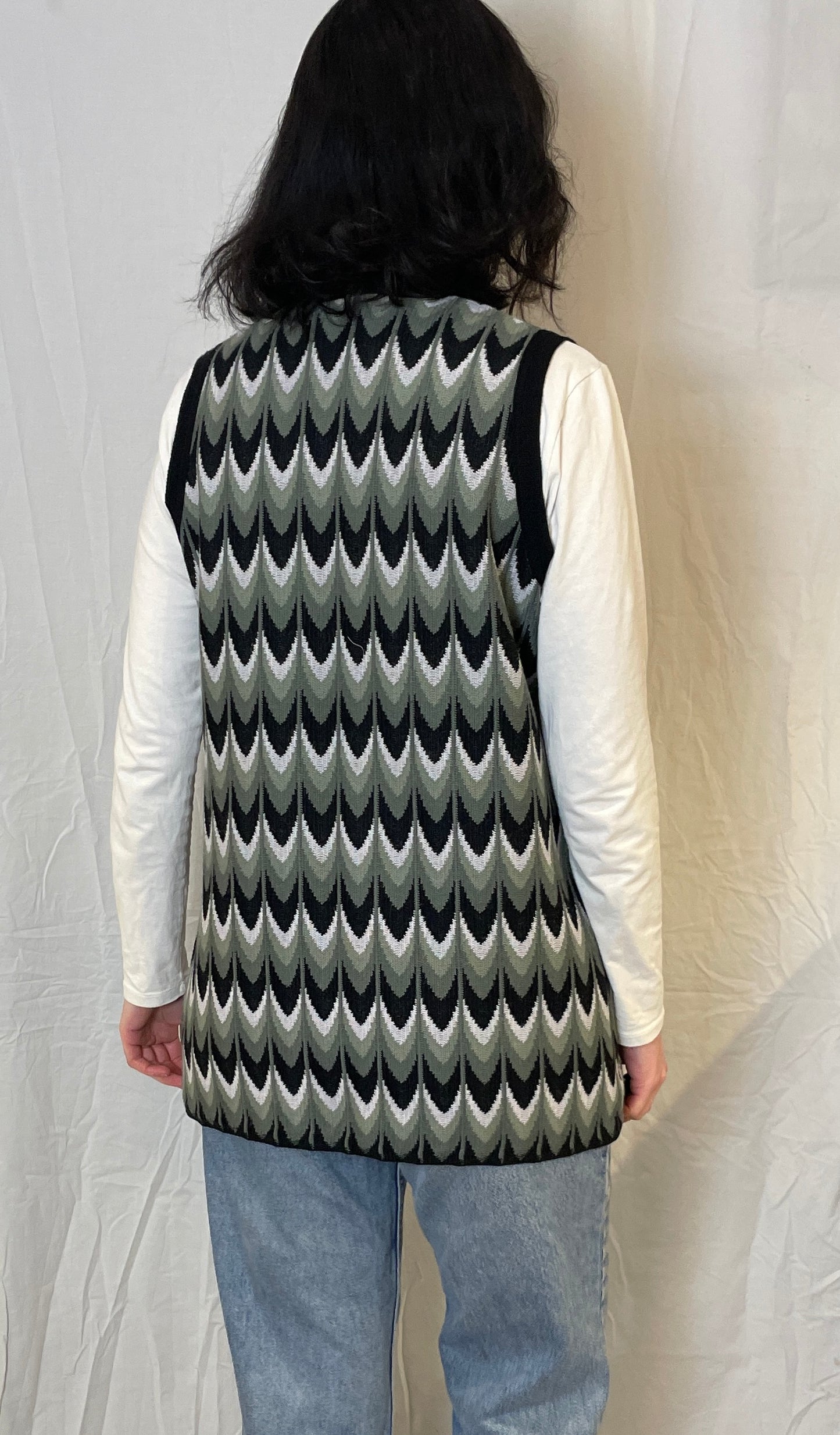 Vintage 70s Black and Grey Chevron Knitted Sleeveless Cardigan - Up To Size 12