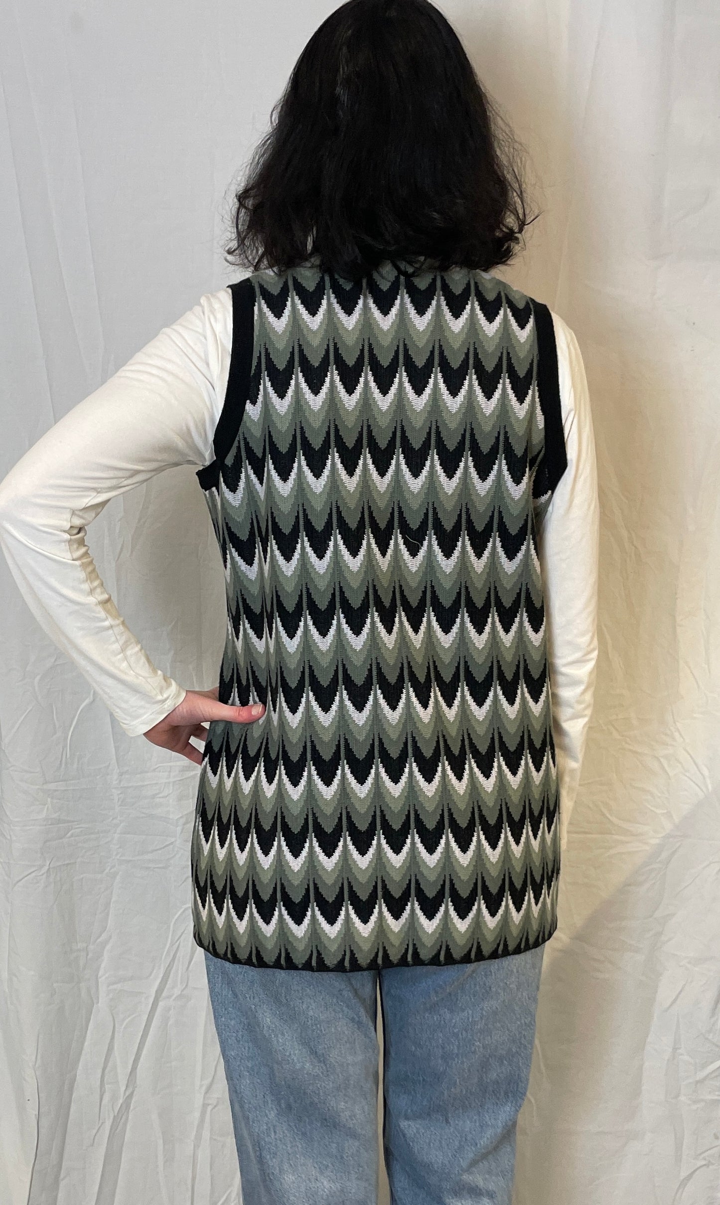 Vintage 70s Black and Grey Chevron Knitted Sleeveless Cardigan - Up To Size 12
