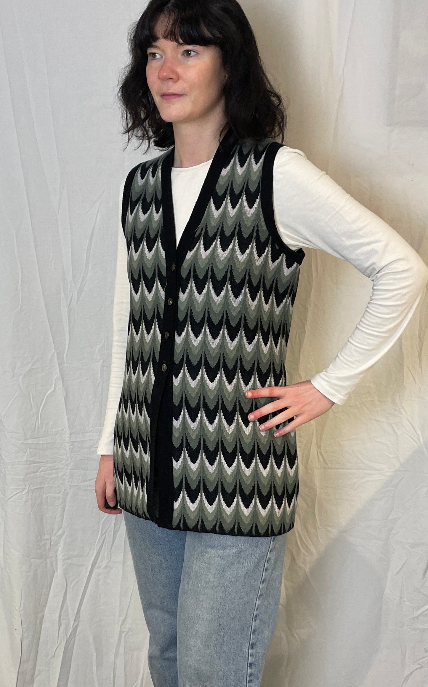 Vintage 70s Black and Grey Chevron Knitted Sleeveless Cardigan - Up To Size 12