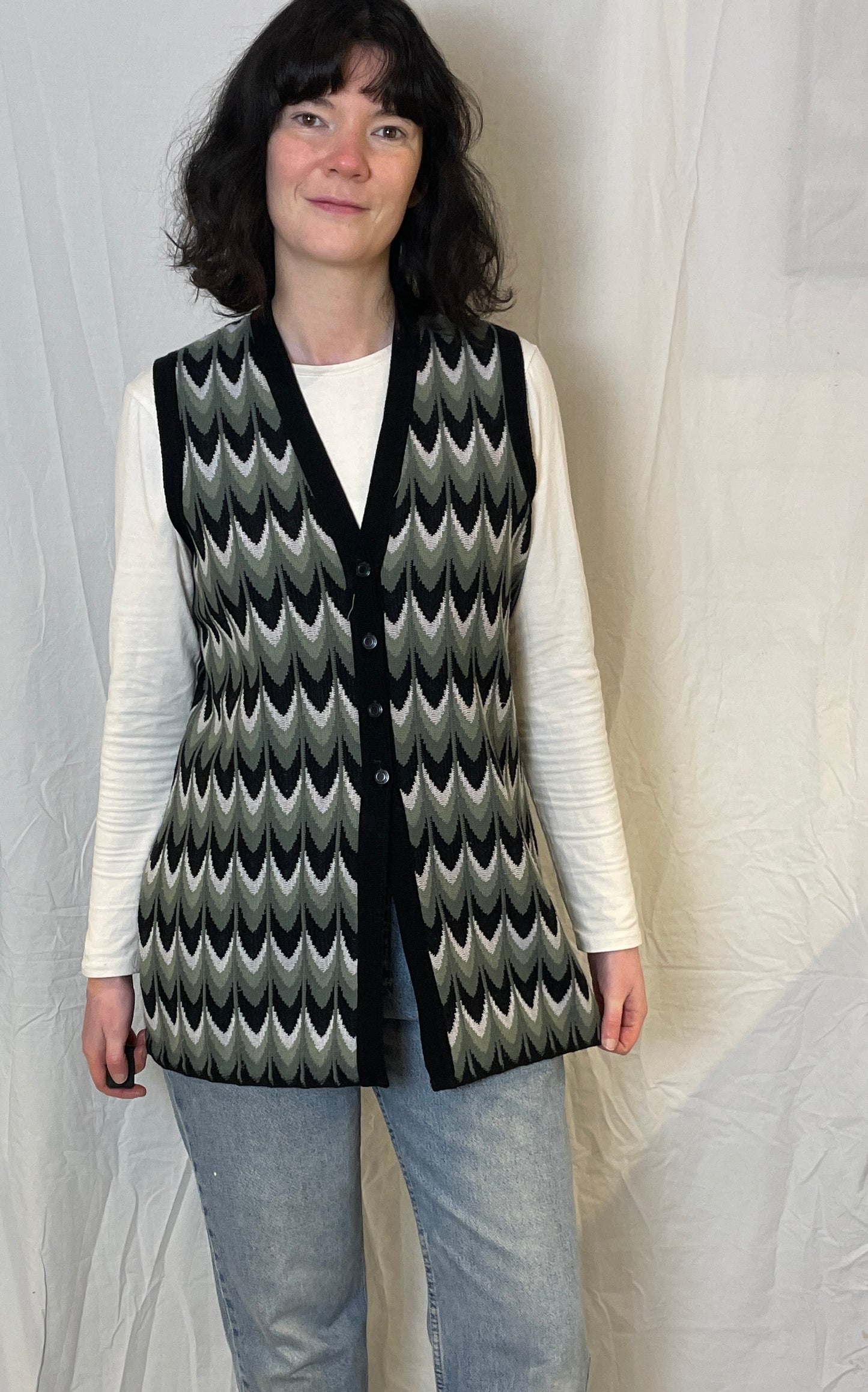 Vintage 70s Black and Grey Chevron Knitted Sleeveless Cardigan - Up To Size 12