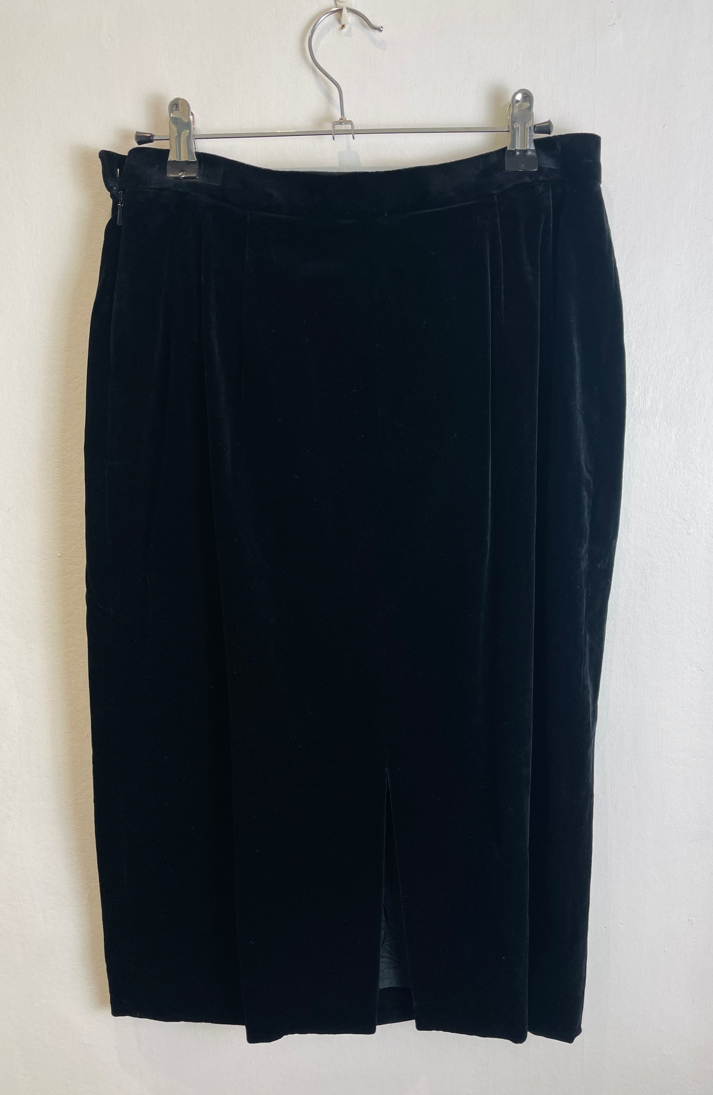 Vintage 90s Black Pleat Front Cotton Velvet Midi Skirt - Size 10