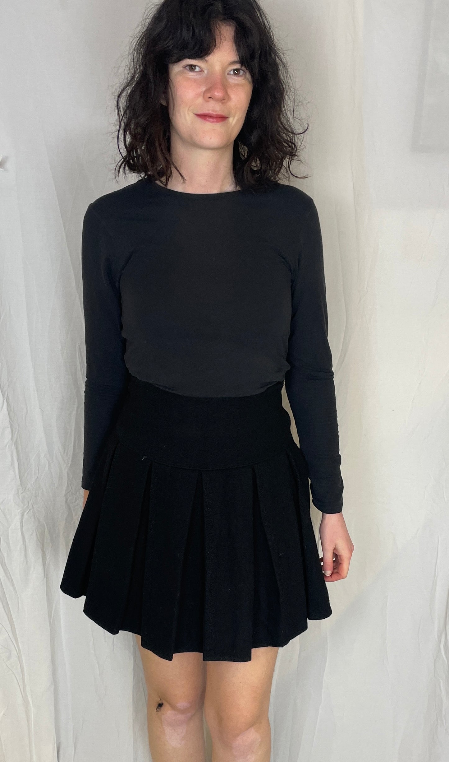 Vintage 90s Black Wool Pleated Mini Skirt - Size 8