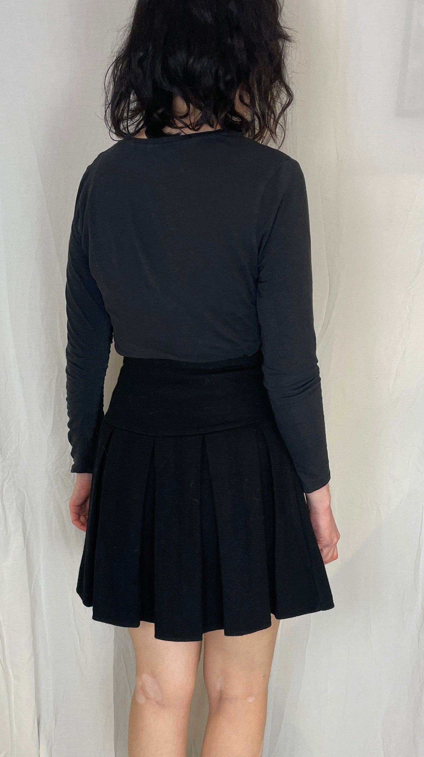 Vintage 90s Black Wool Pleated Mini Skirt - Size 8