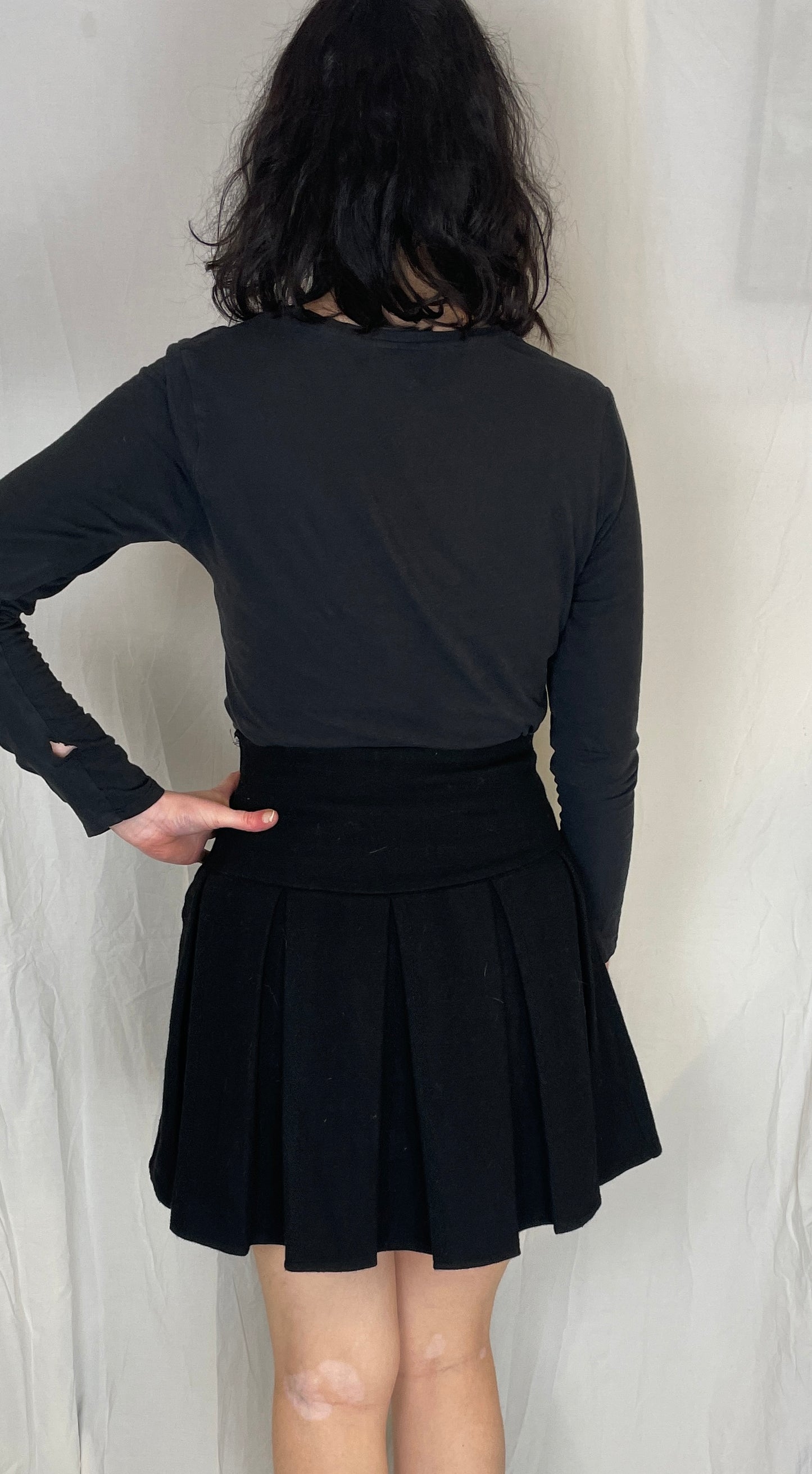Vintage 90s Black Wool Pleated Mini Skirt - Size 8