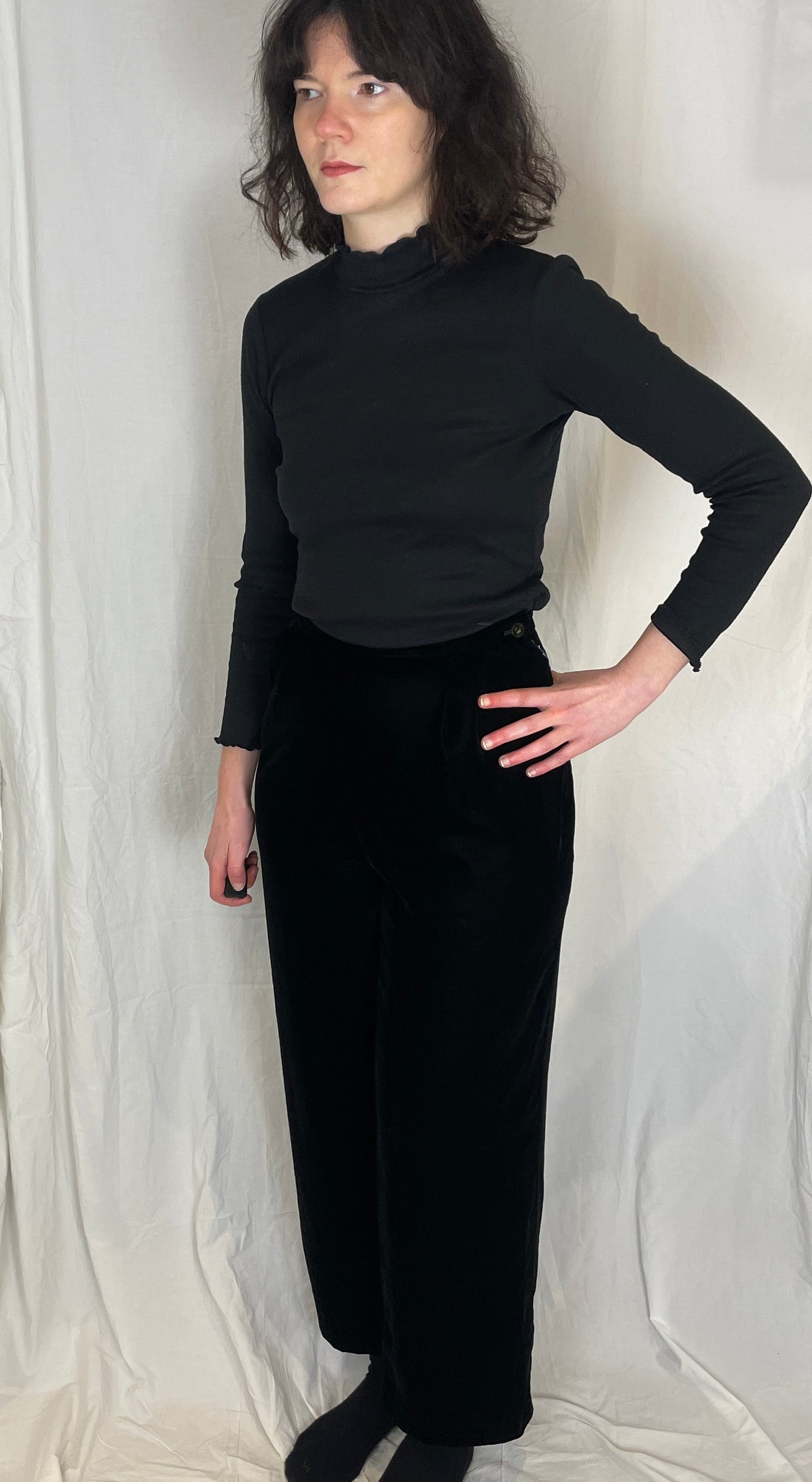 Vintage Black Velvet Pleat Front Straight Leg Trousers - Size 8