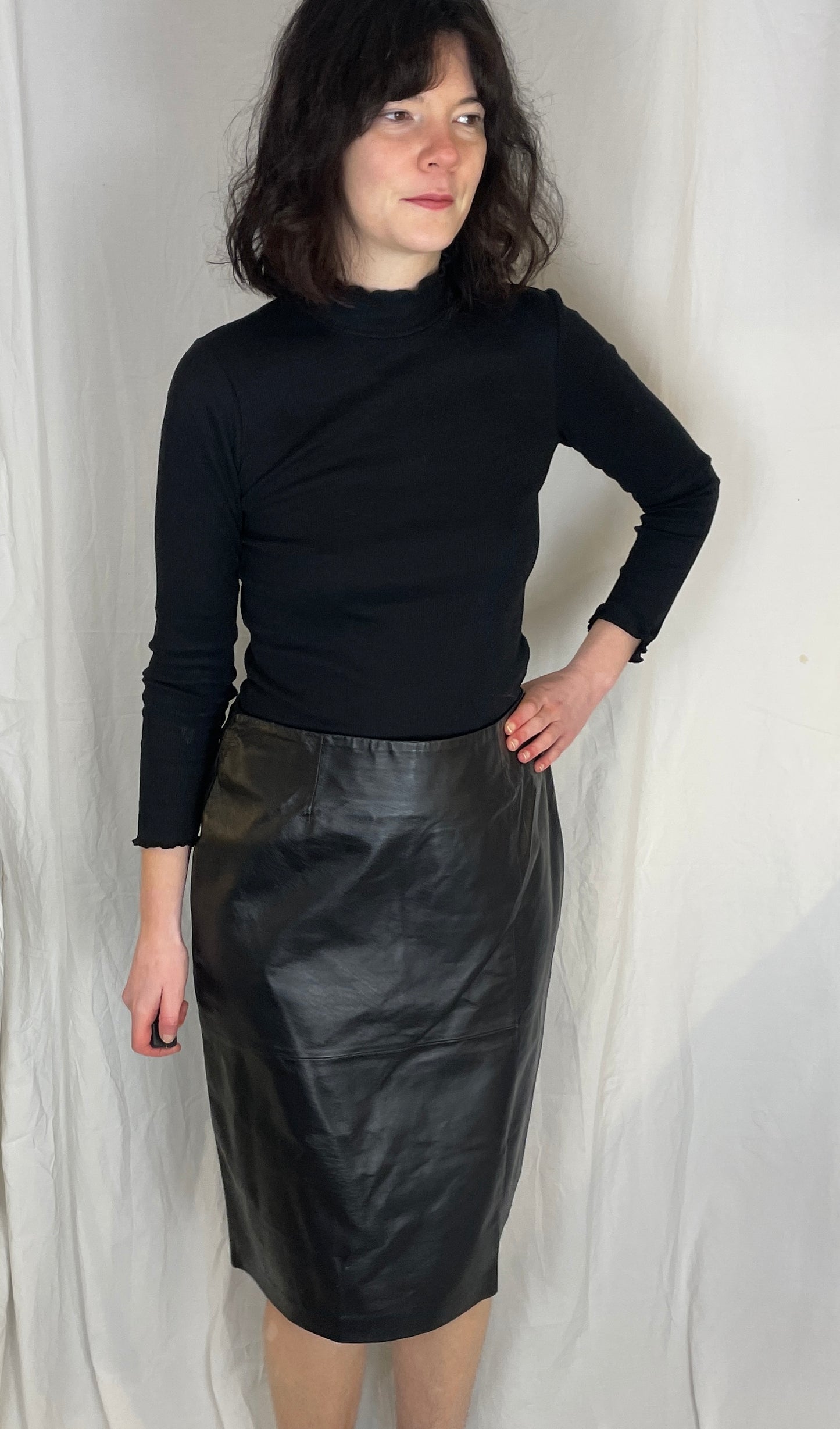 Vintage 90s Black Leather Midi Pencil Skirt - Size 14