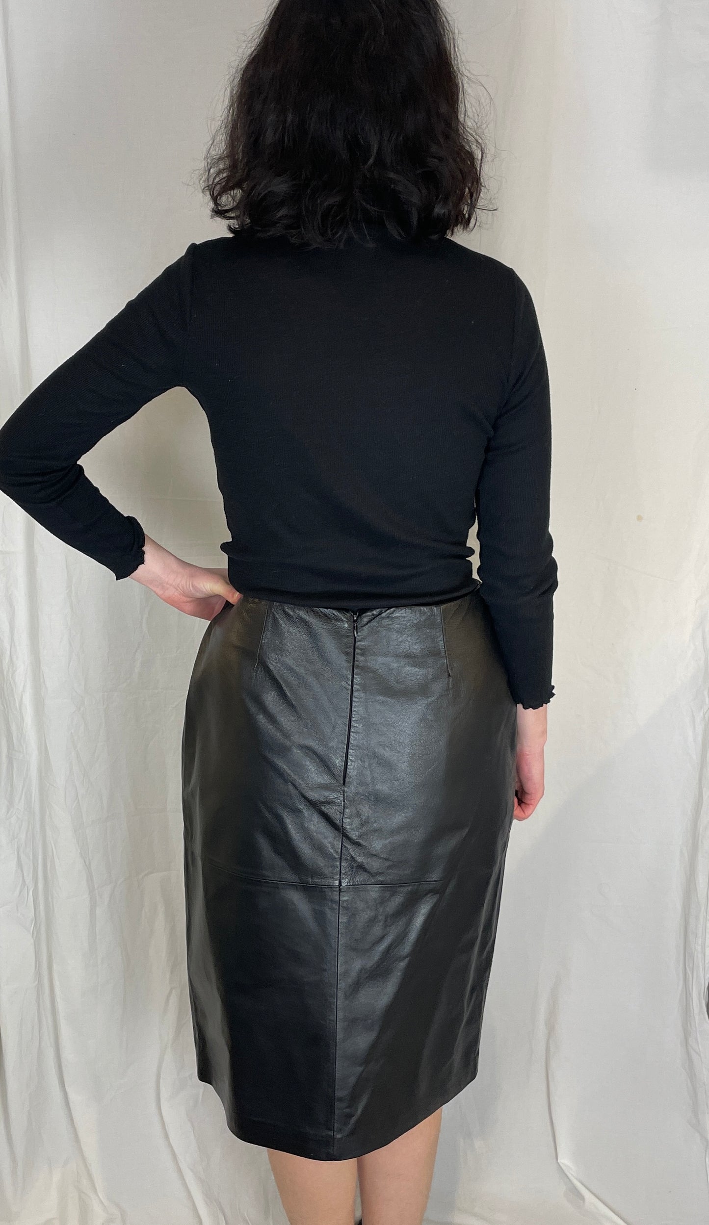 Vintage 90s Black Leather Midi Pencil Skirt - Size 14