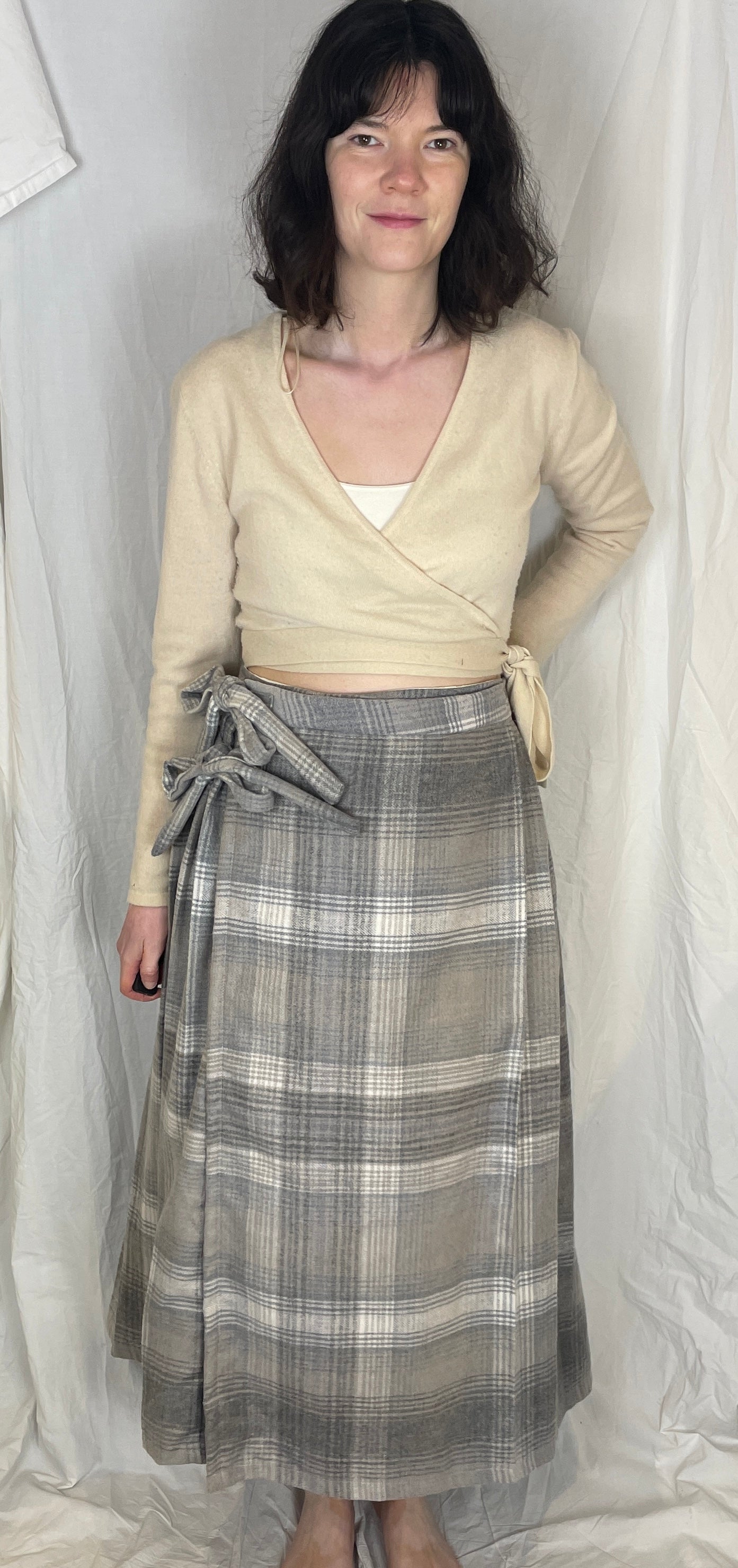 Bonnie Handmade White and Grey Wool Blend Checked Pleated Wrap Maxi Skirt - Size 14 and 16