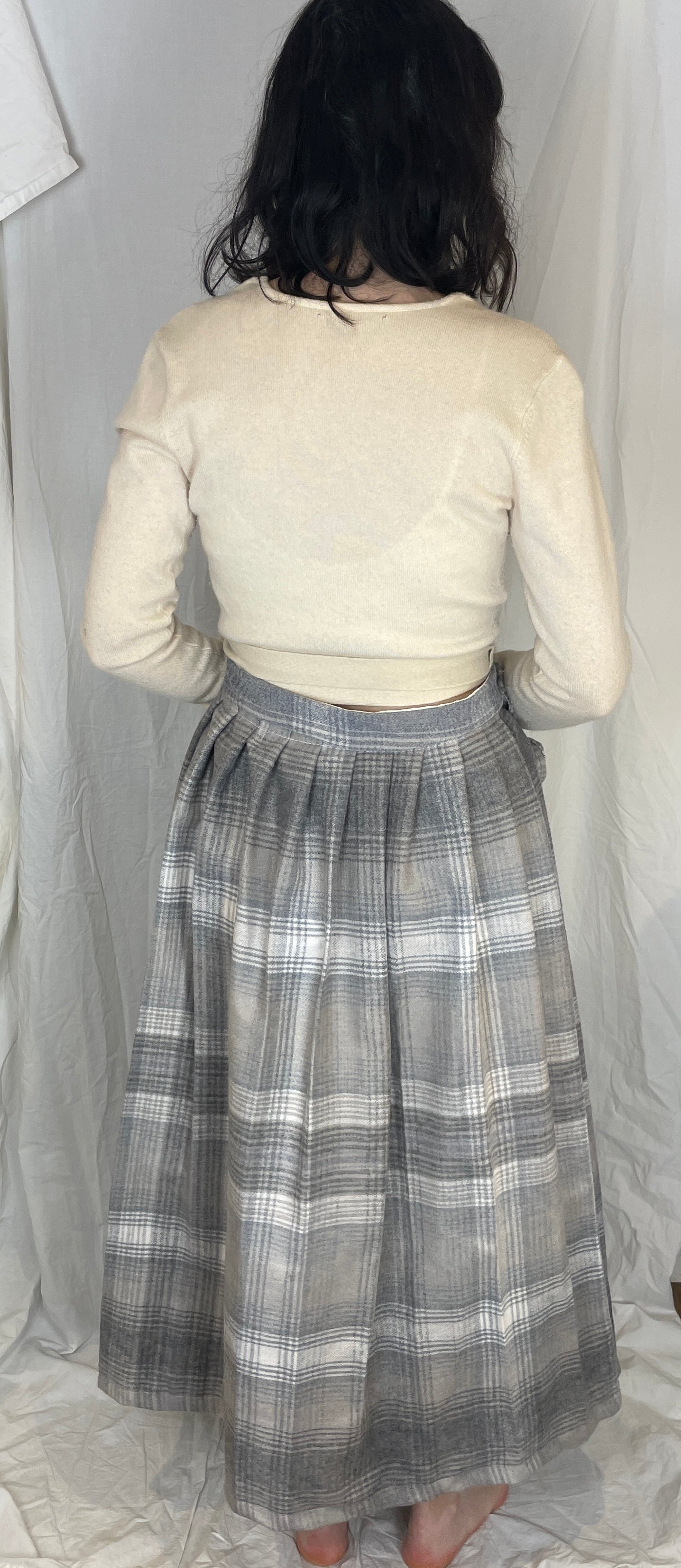 Bonnie Handmade White and Grey Wool Blend Checked Pleated Wrap Maxi Skirt - Size 14 and 16