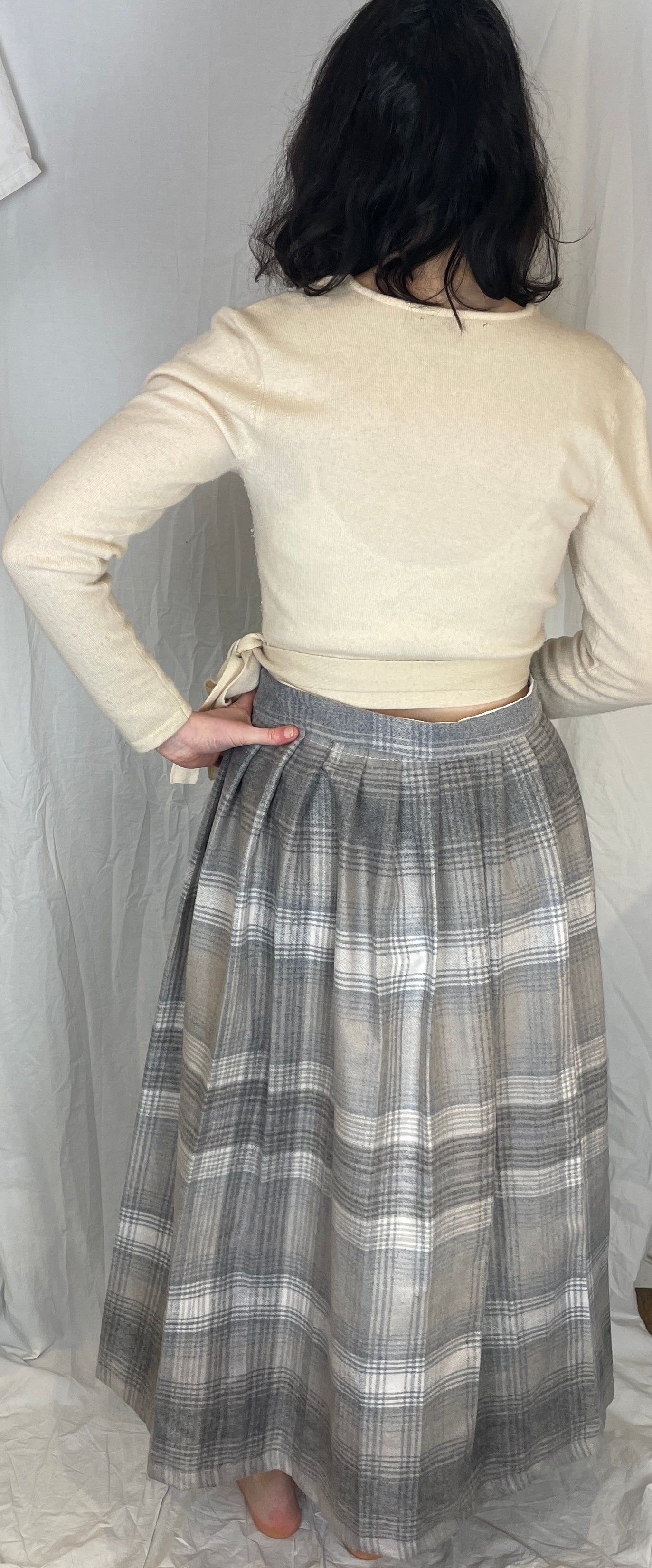 Bonnie Handmade White and Grey Wool Blend Checked Pleated Wrap Maxi Skirt - Size 14 and 16